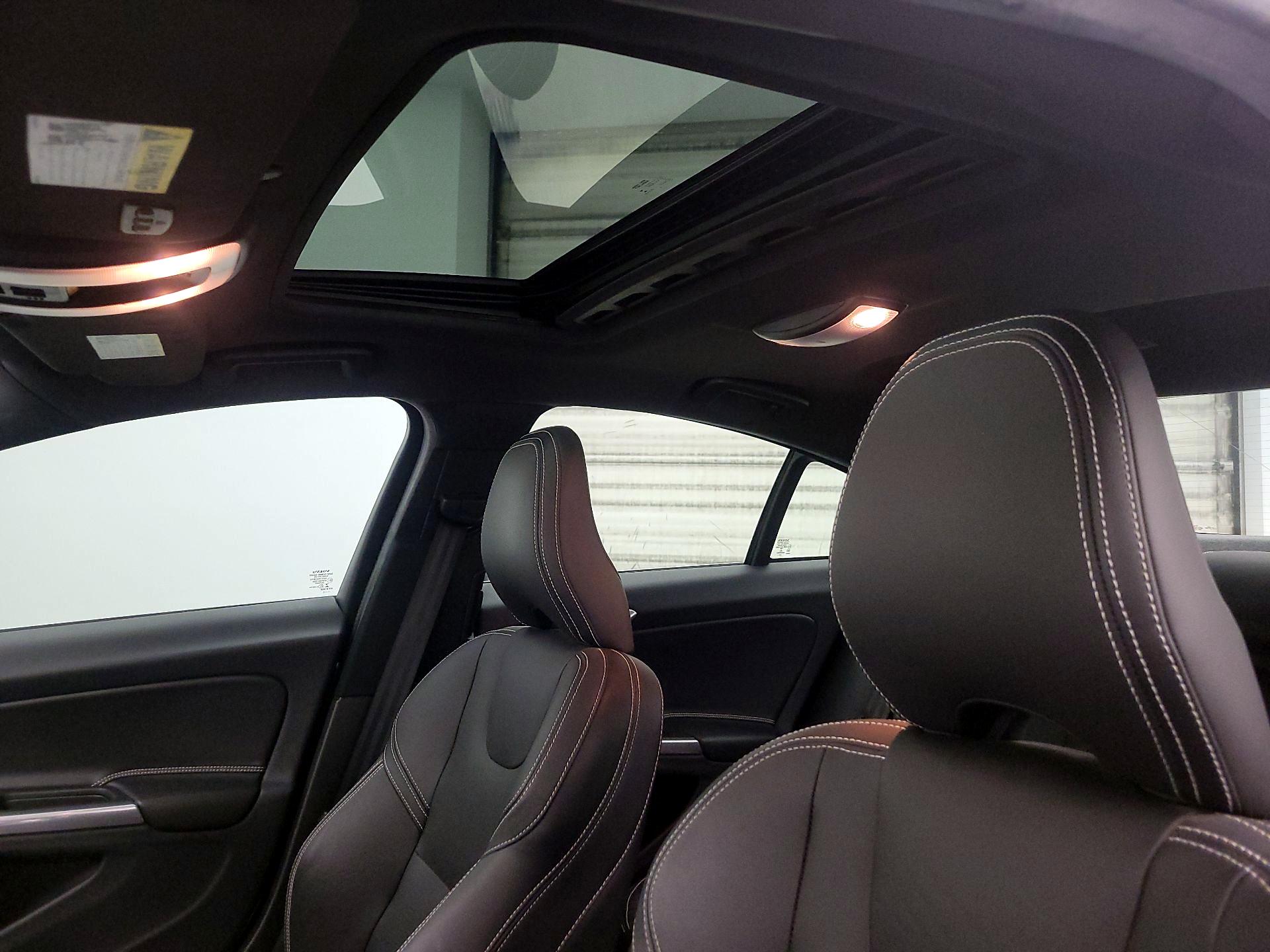Thumbnail: 2016 Volvo S60 - 19