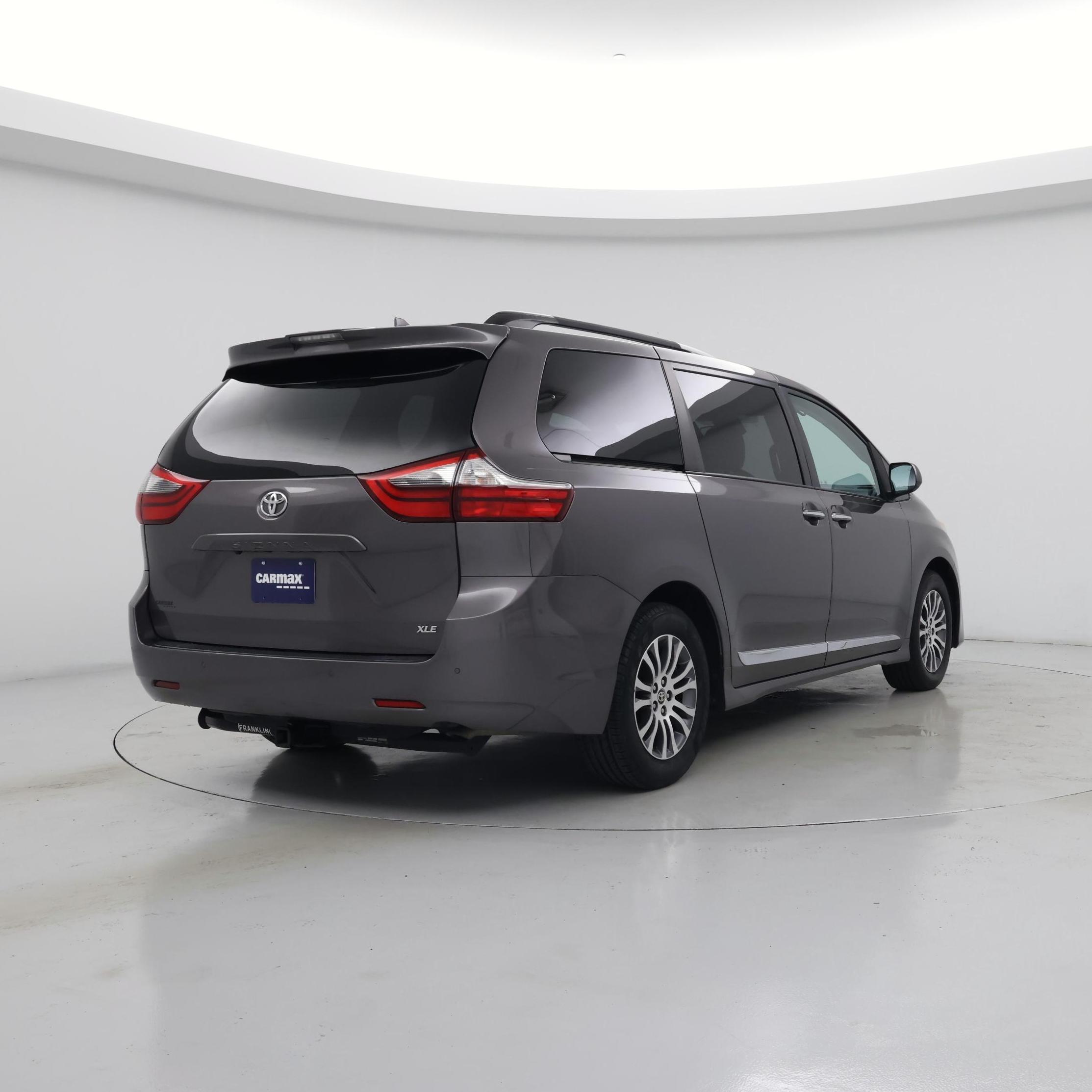 Thumbnail: 2020 Toyota Sienna - 8