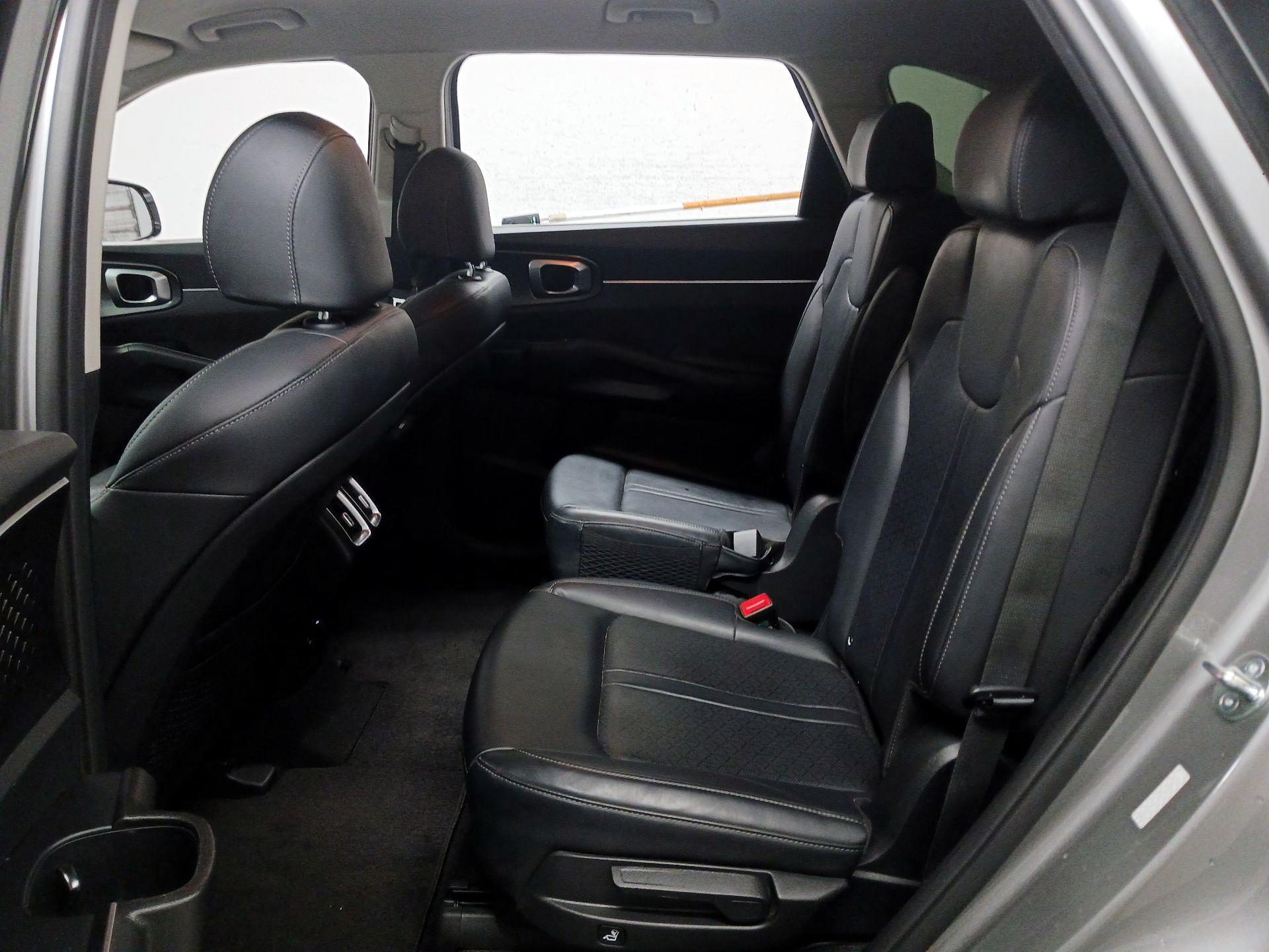 Thumbnail: 2023 Kia Sorento - 20