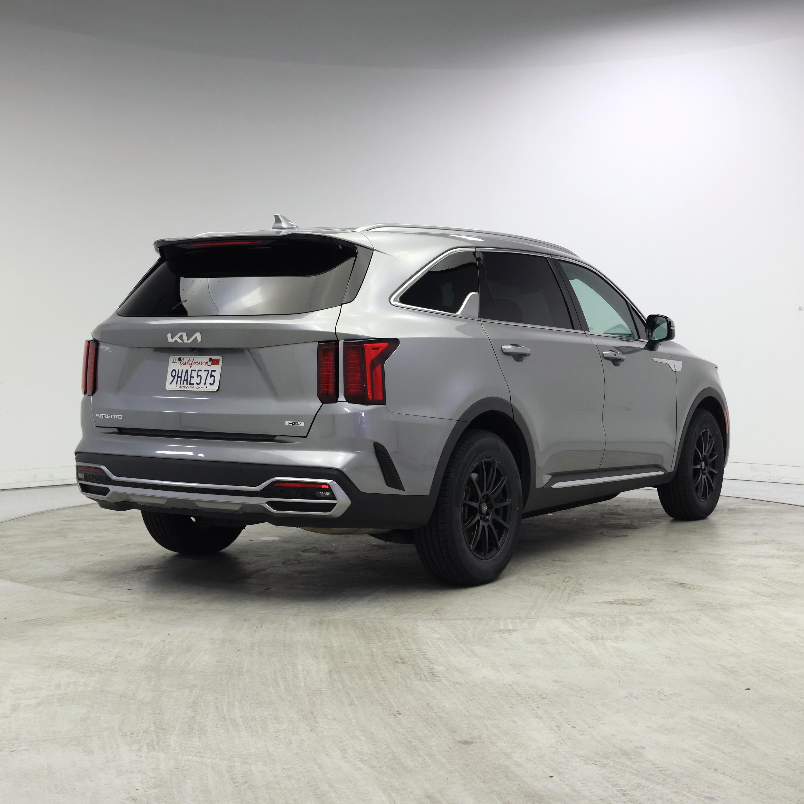 Thumbnail: 2023 Kia Sorento - 8