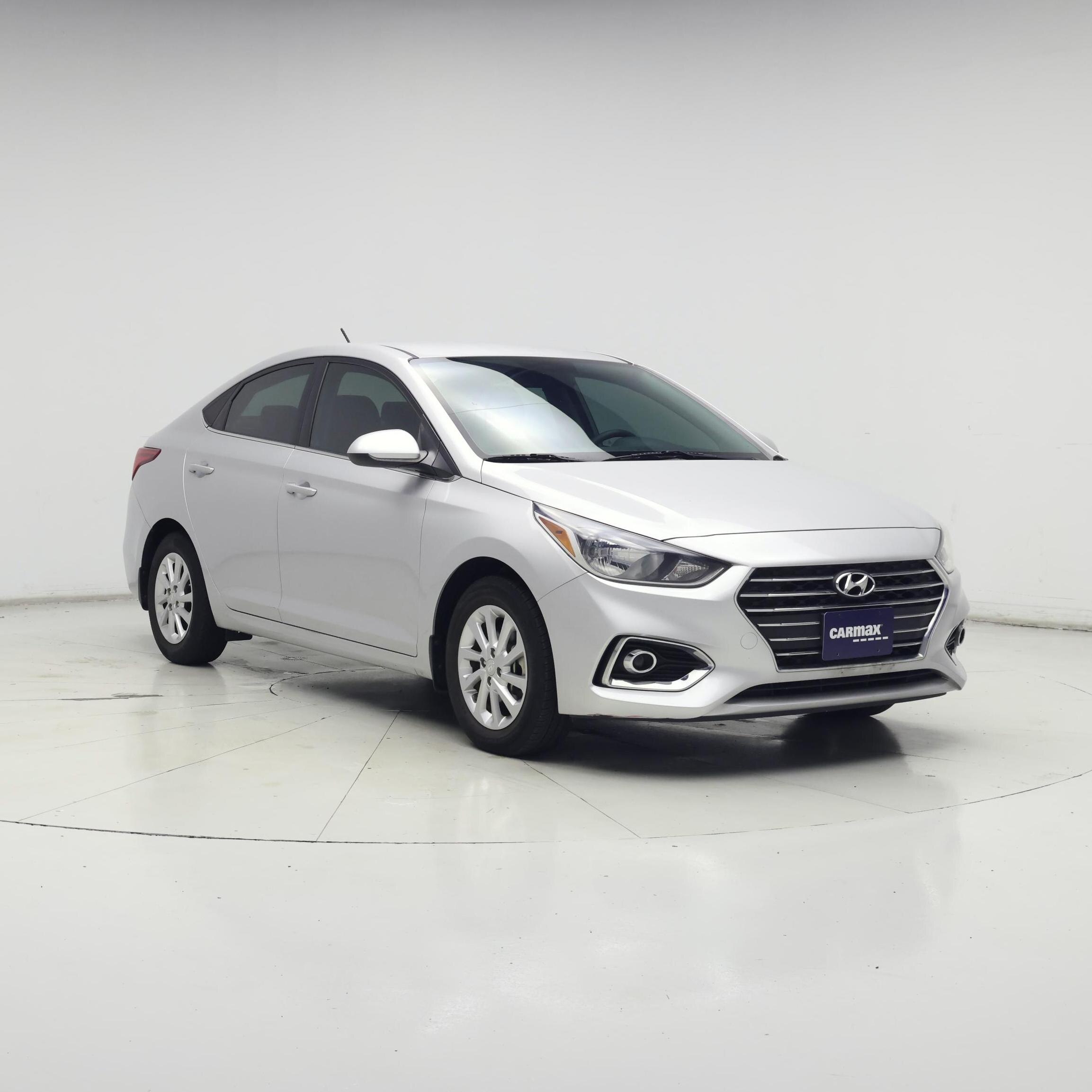 Silver 2022 Hyundai Accent Sedan Front-Wheel Drive Automatic