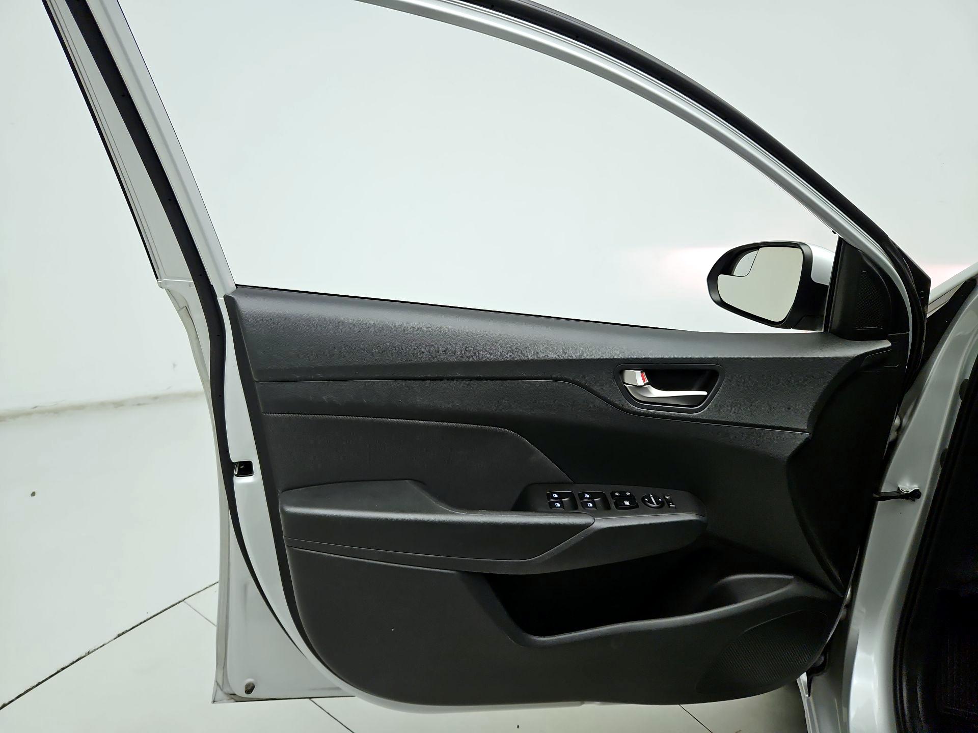 Thumbnail: 2022 Hyundai Accent - 12