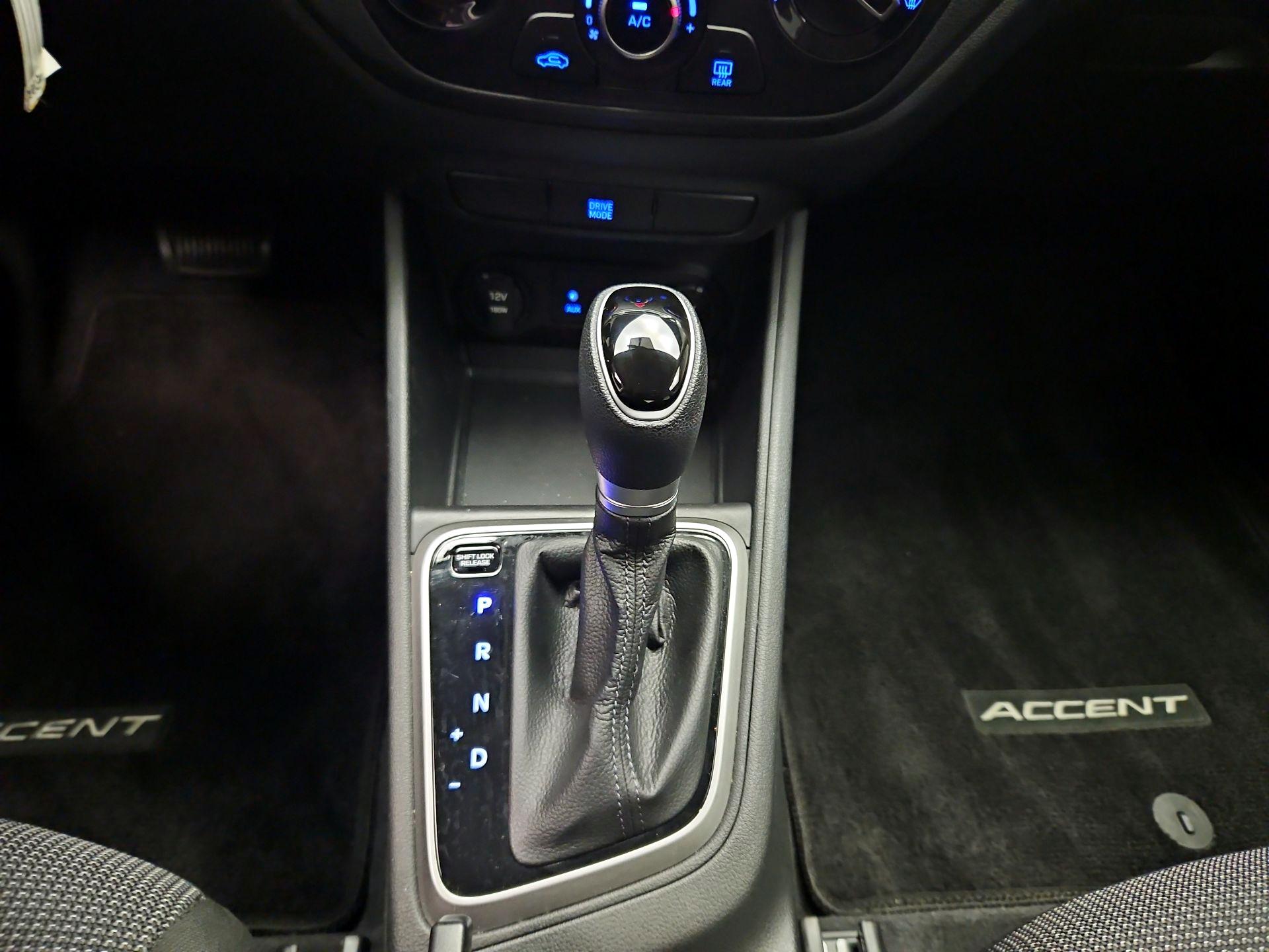 Thumbnail: 2022 Hyundai Accent - 16