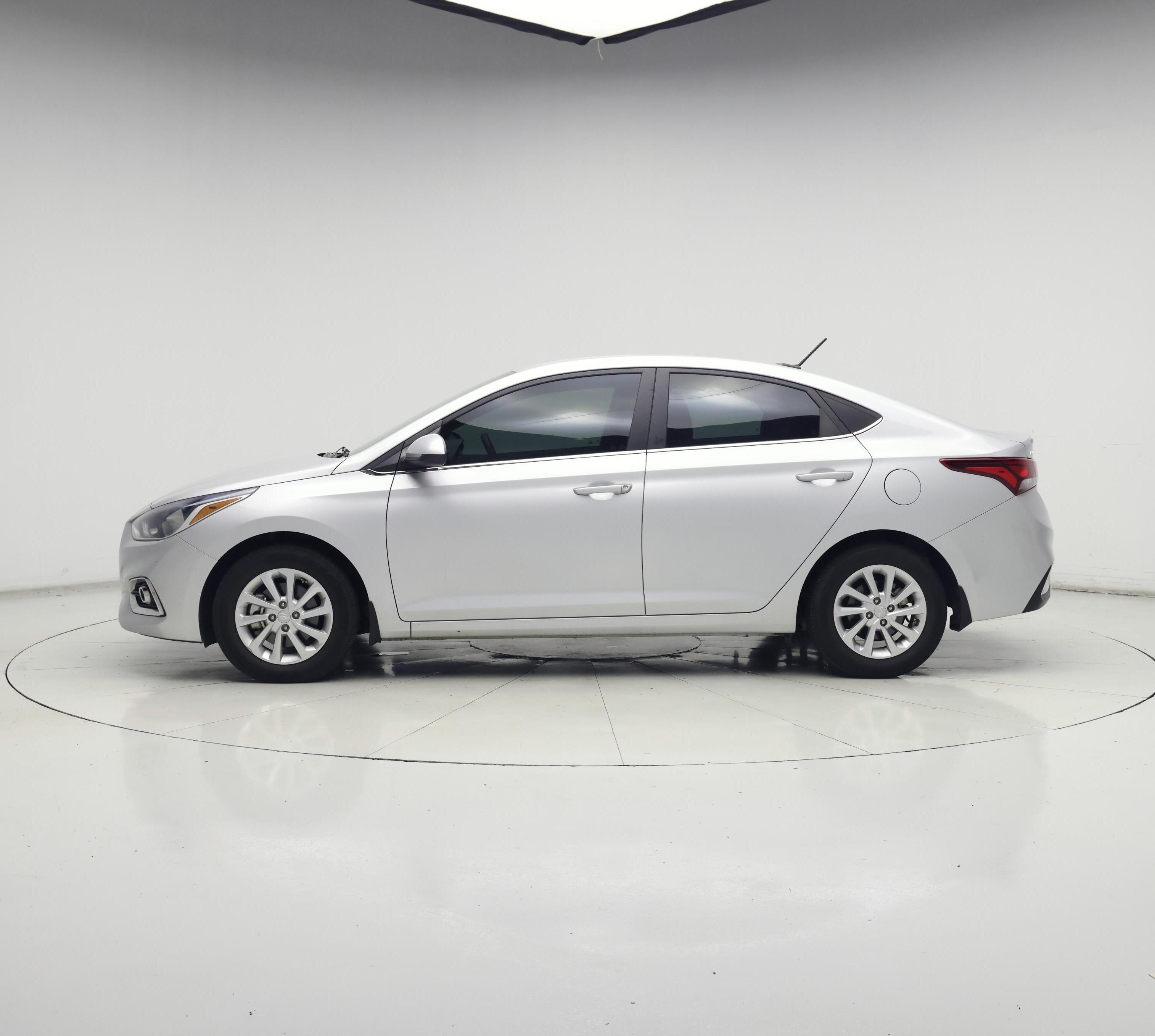 Thumbnail: 2022 Hyundai Accent - 3