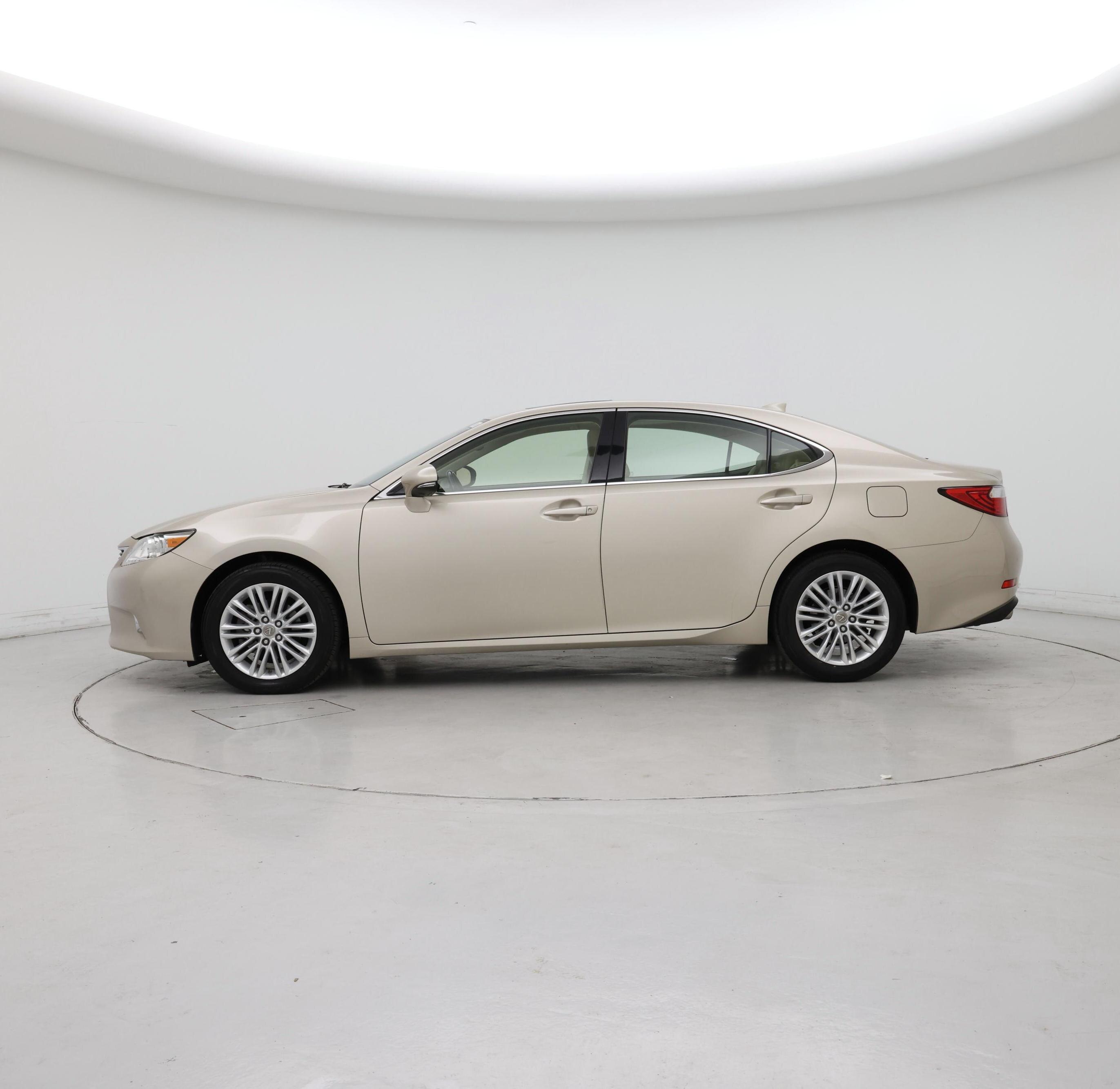 Thumbnail: 2015 Lexus ES - 3