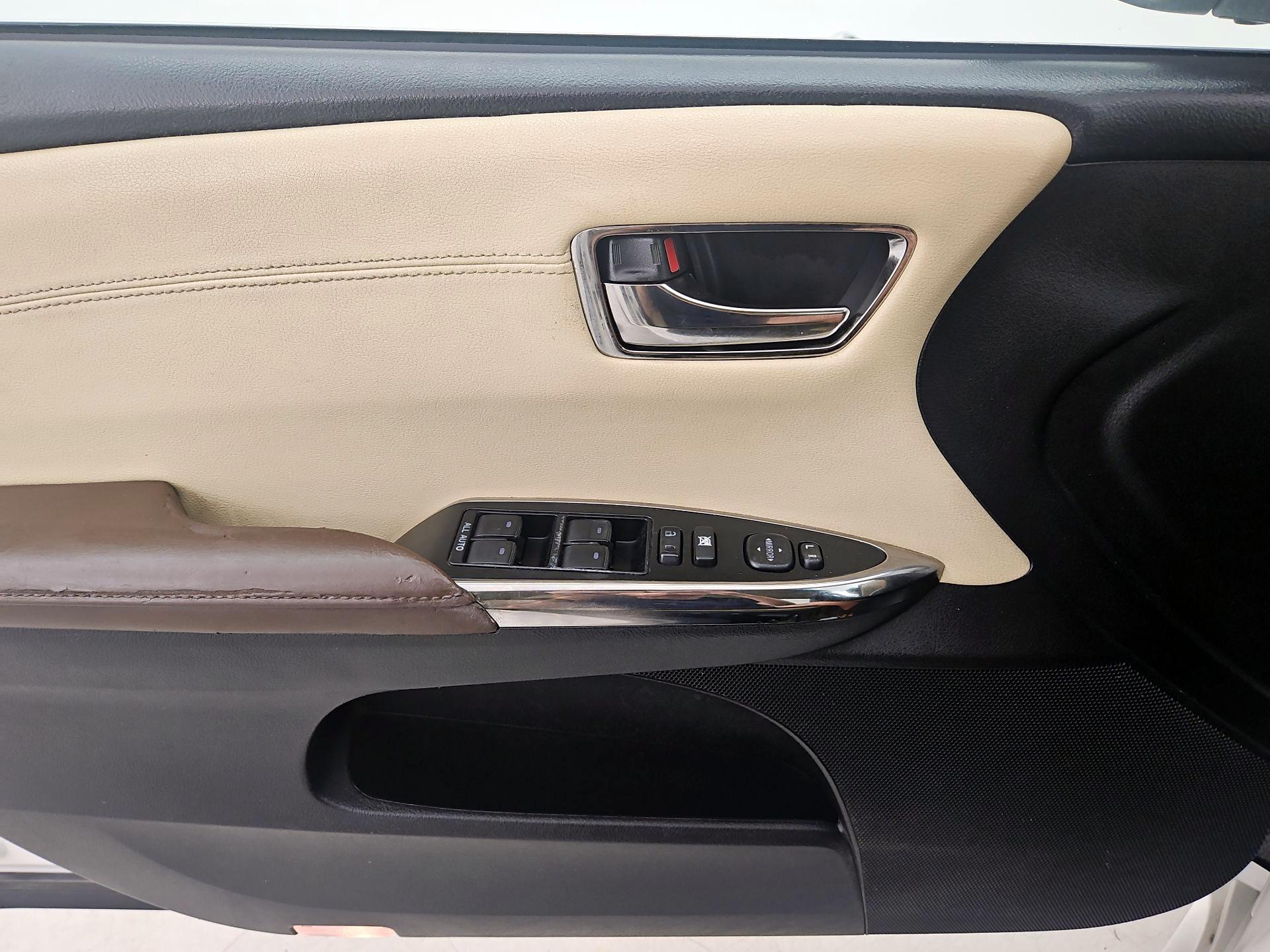 Thumbnail: 2014 Toyota Avalon - 12