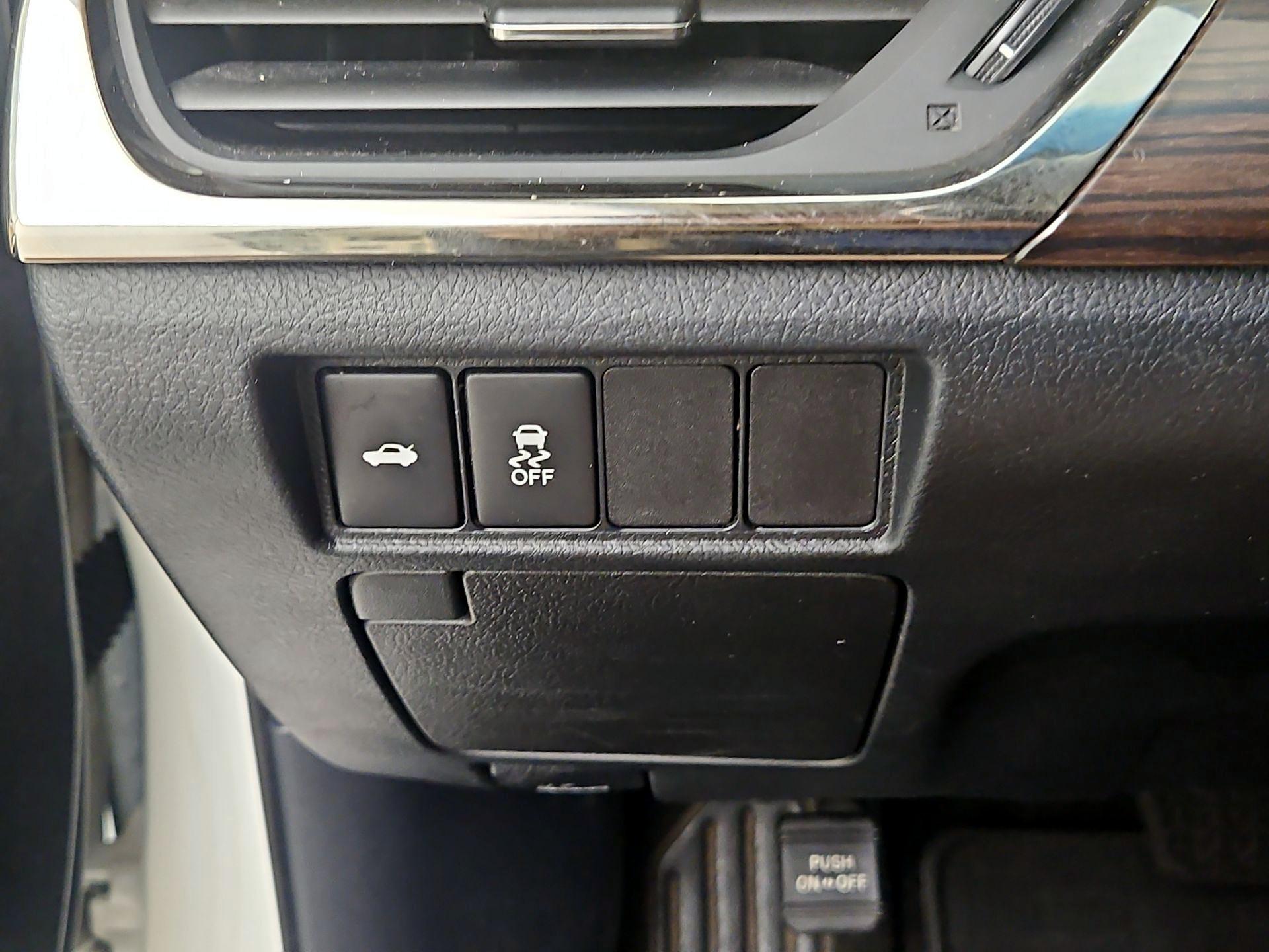 Thumbnail: 2014 Toyota Avalon - 13