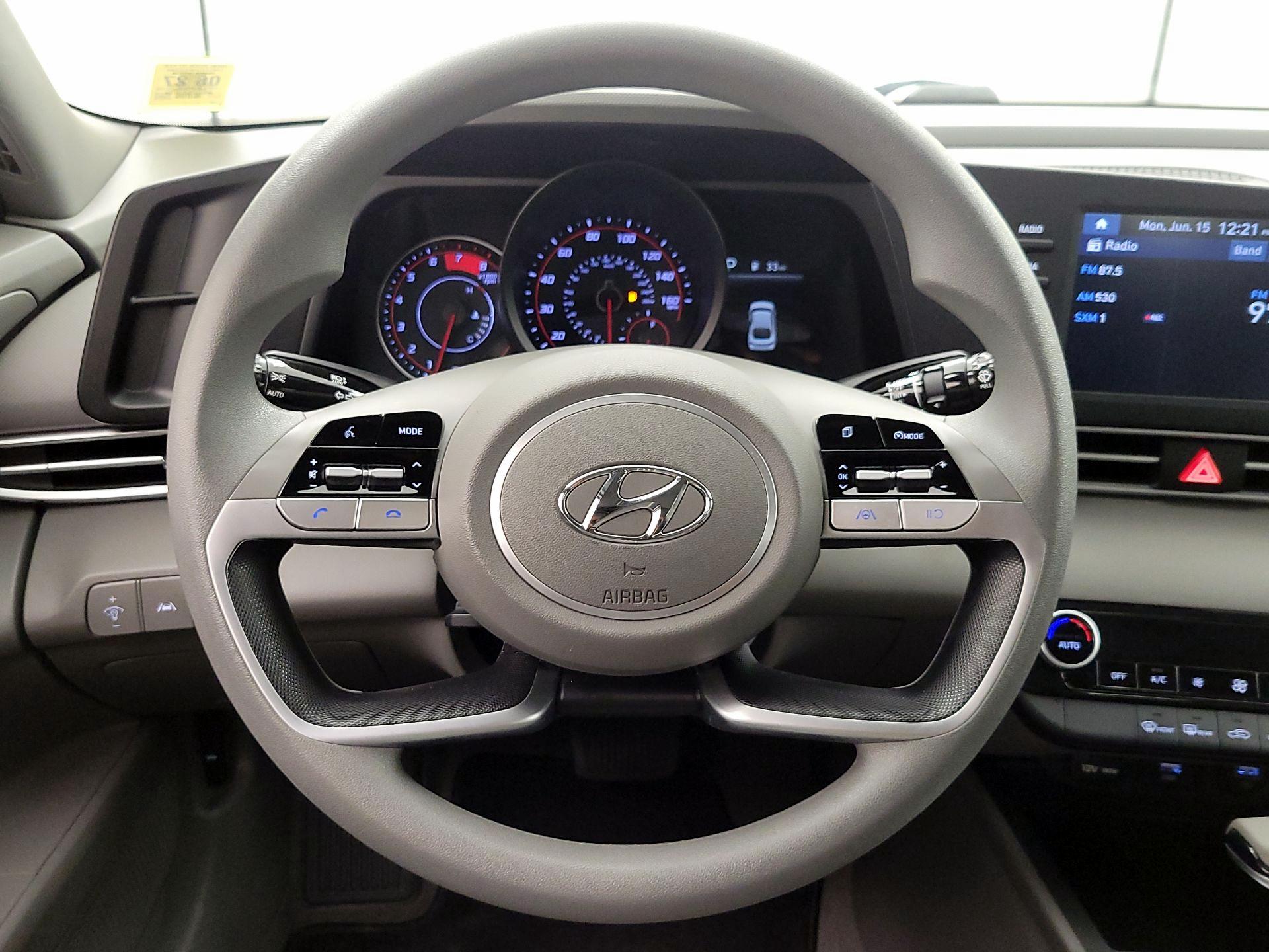 Thumbnail: 2022 Hyundai Elantra - 10