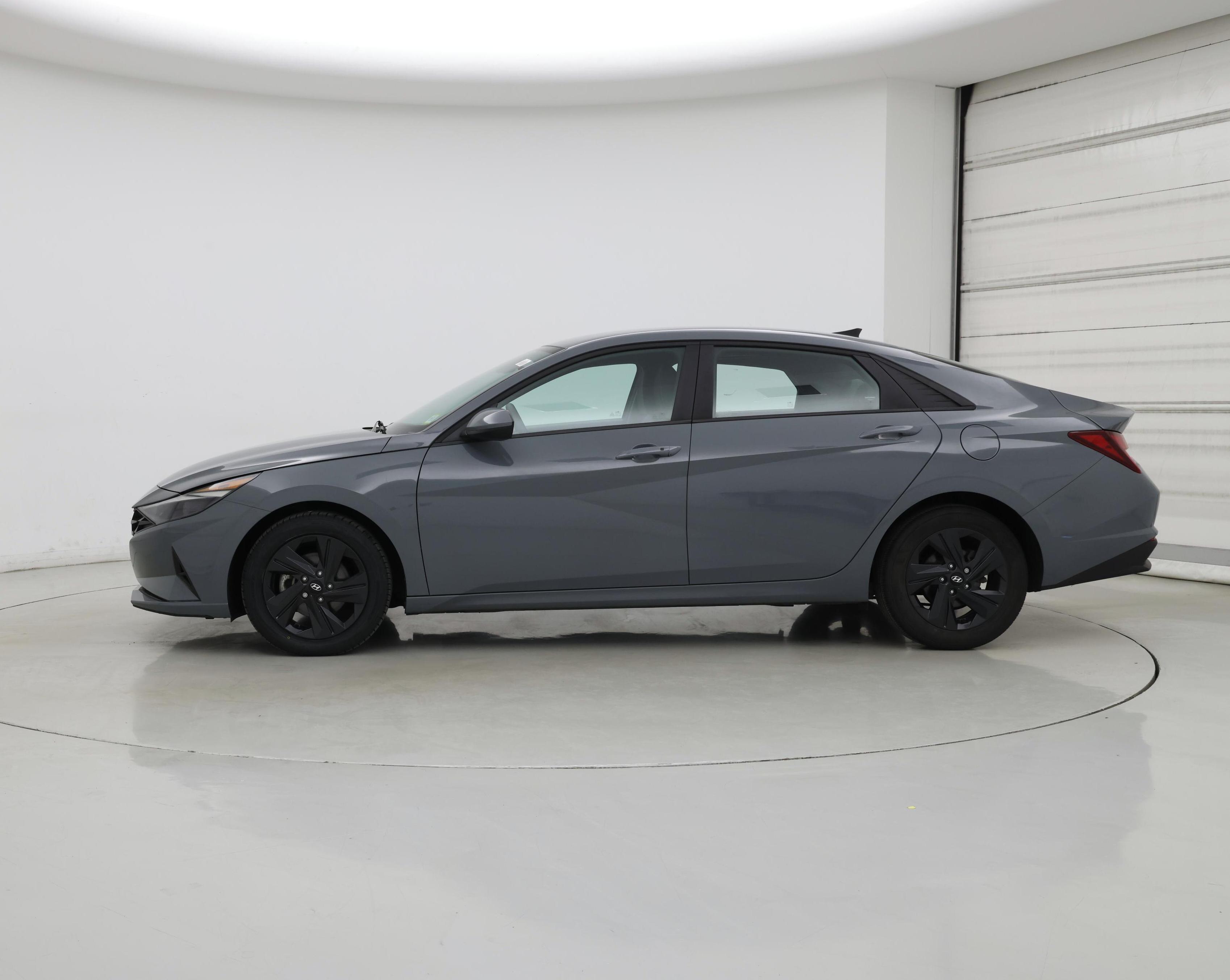 Thumbnail: 2022 Hyundai Elantra - 3
