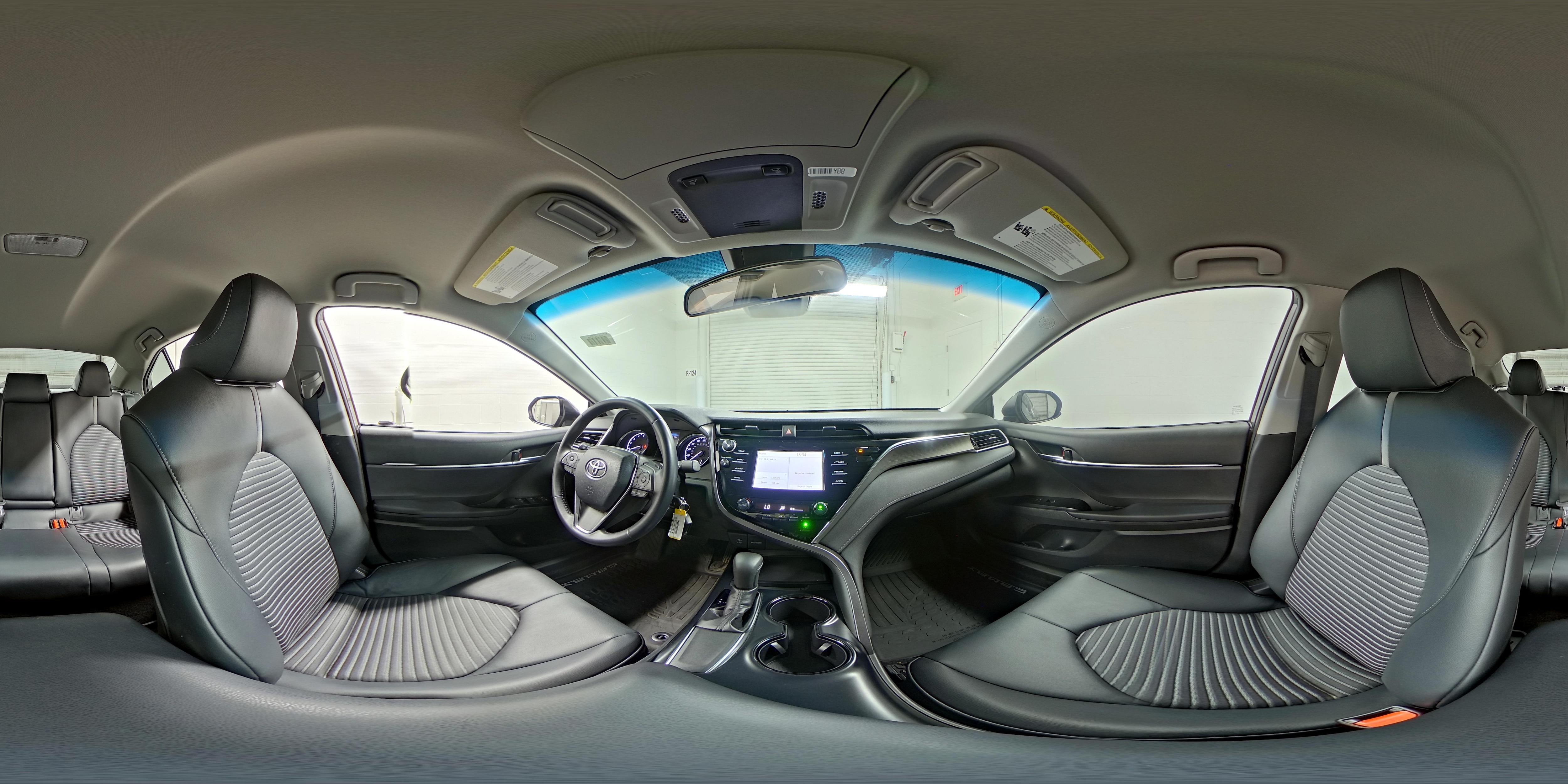 2018 Toyota Camry SE - Photo 24