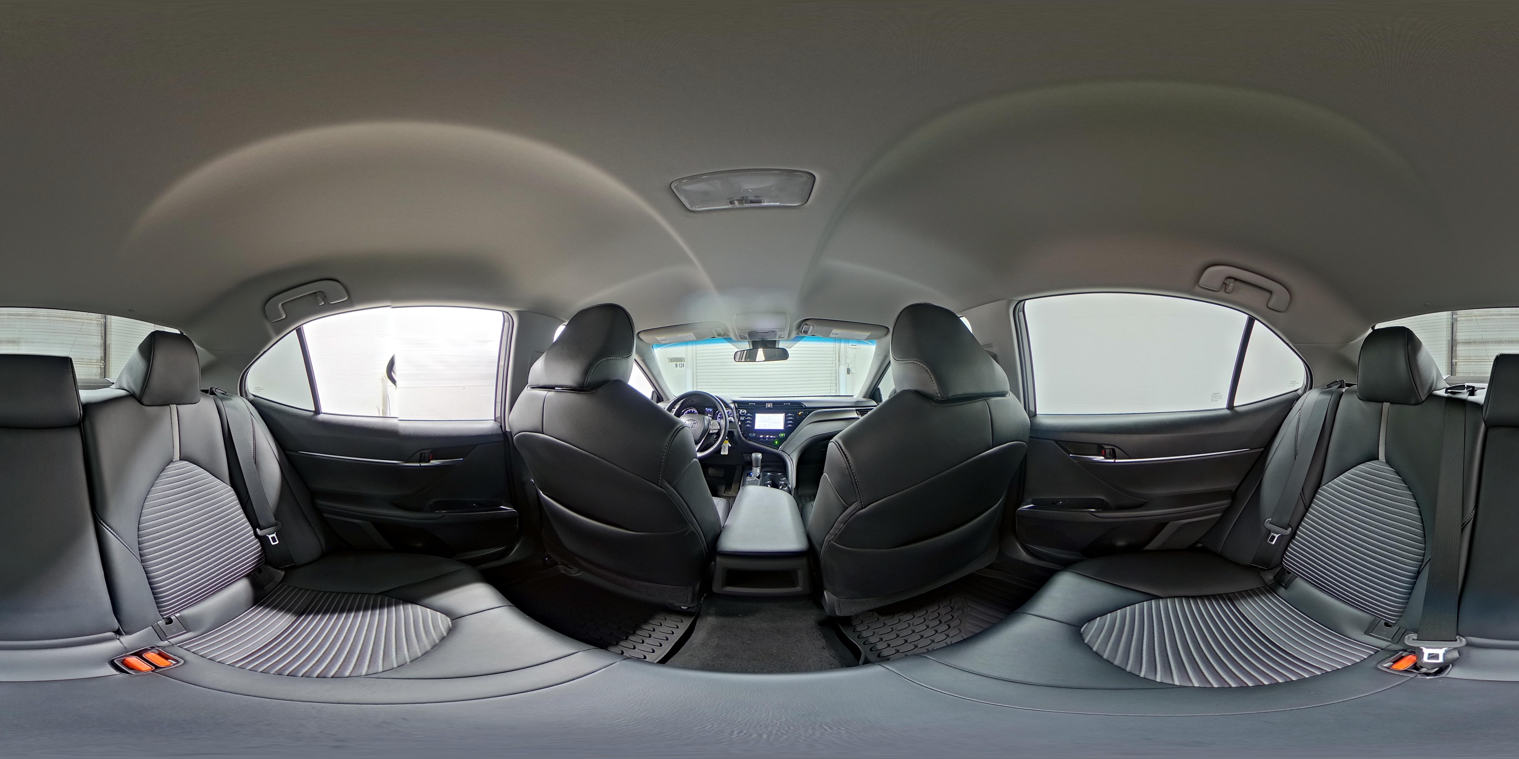 2018 Toyota Camry SE - Photo 25