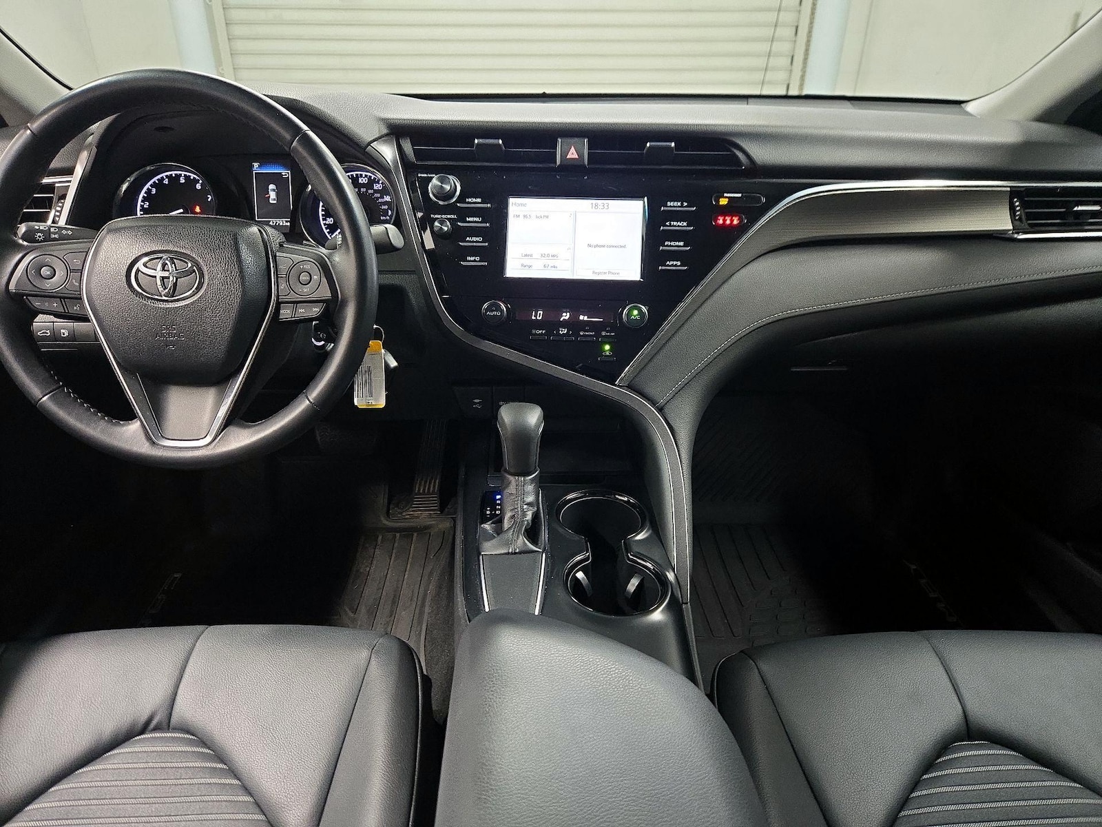 2018 Toyota Camry SE - Photo 10