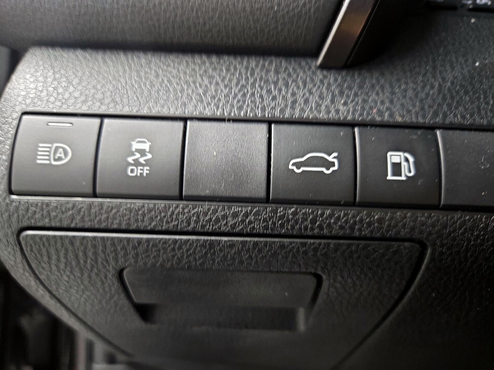 2018 Toyota Camry SE - Photo 14