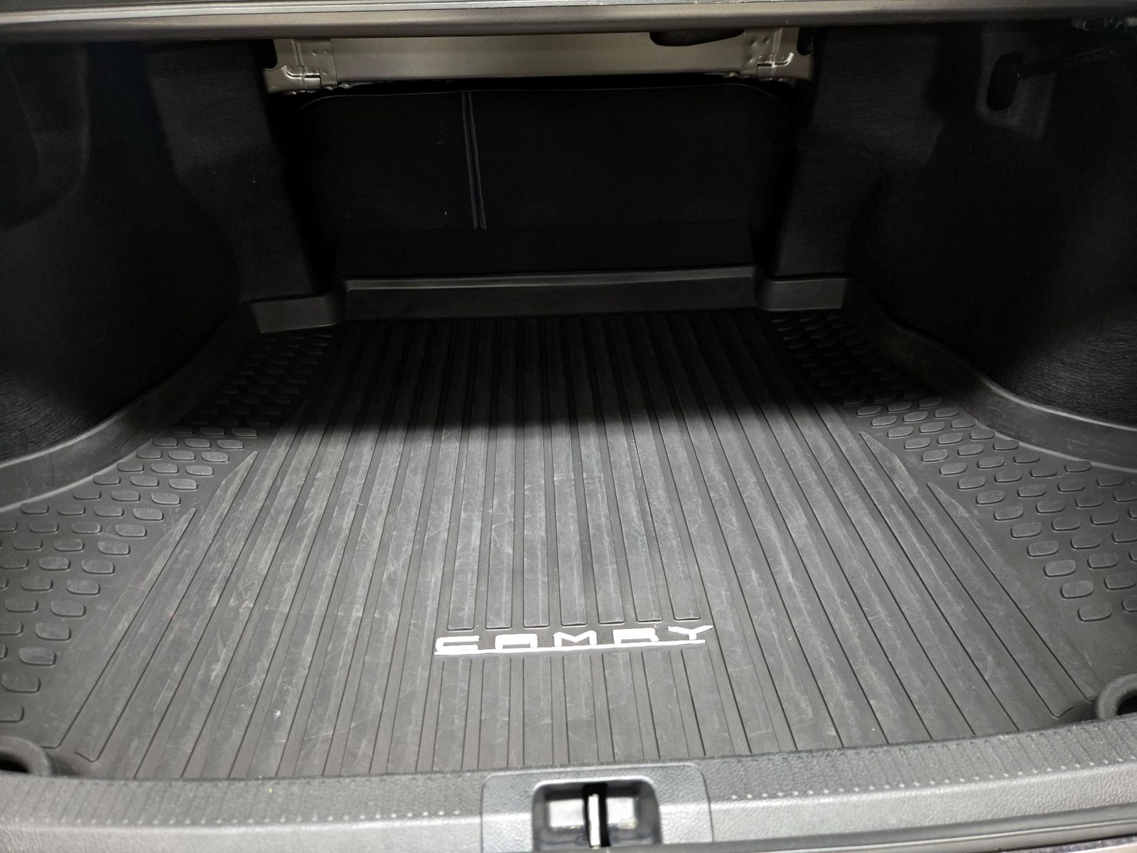 2018 Toyota Camry SE - Photo 21