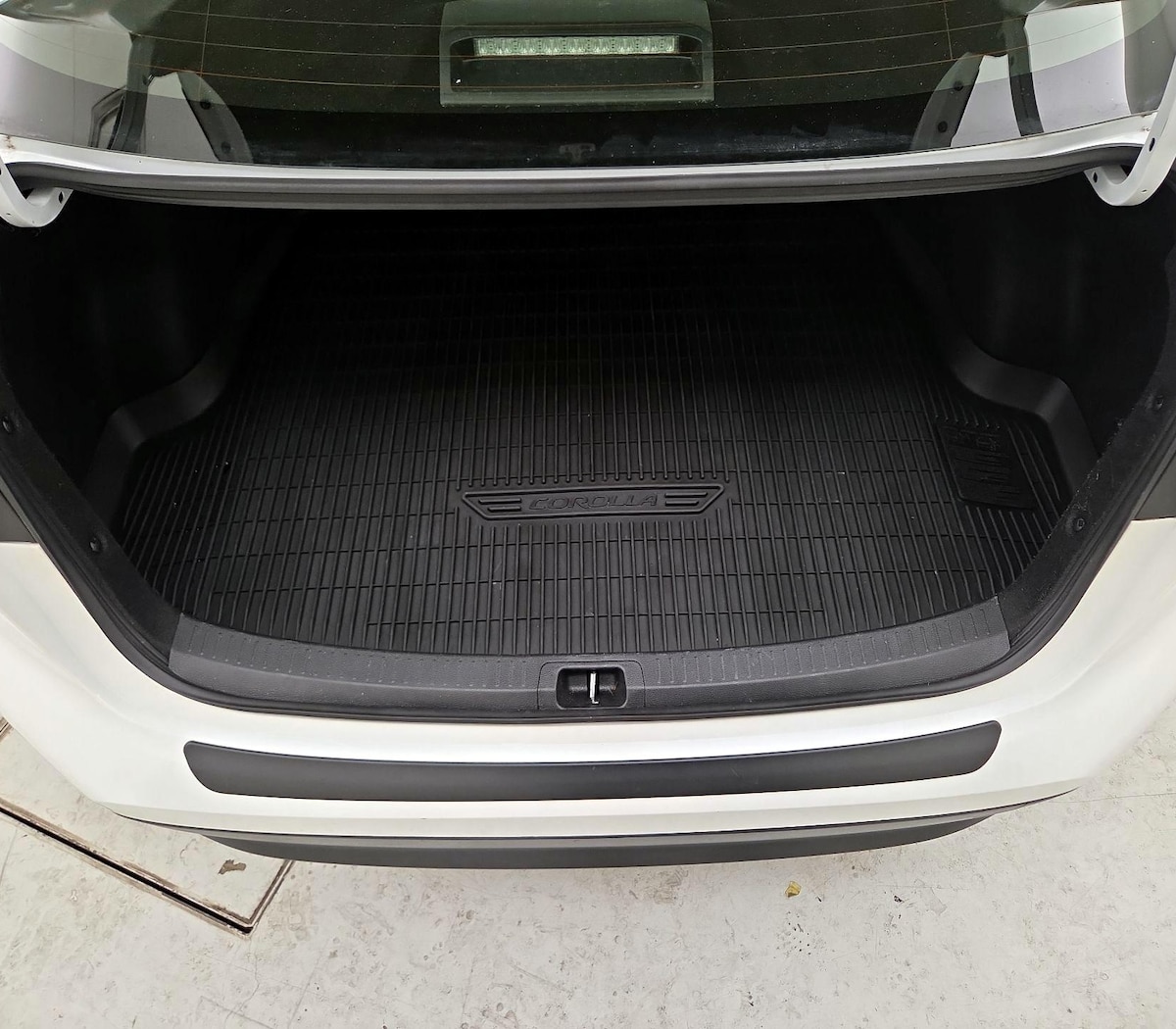Trunk/Cargo (Seats Up)