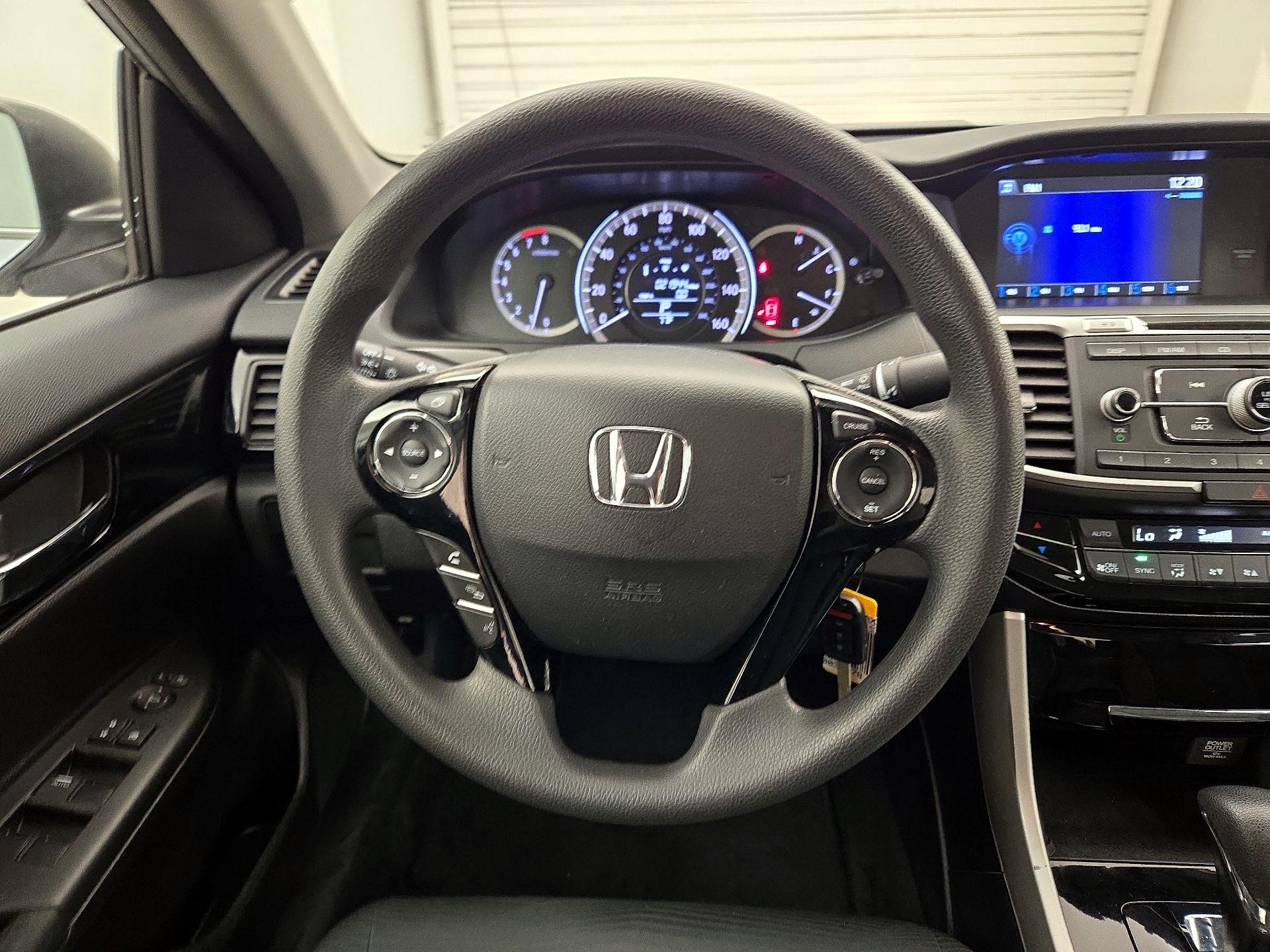 Thumbnail: 2017 Honda Accord - 10