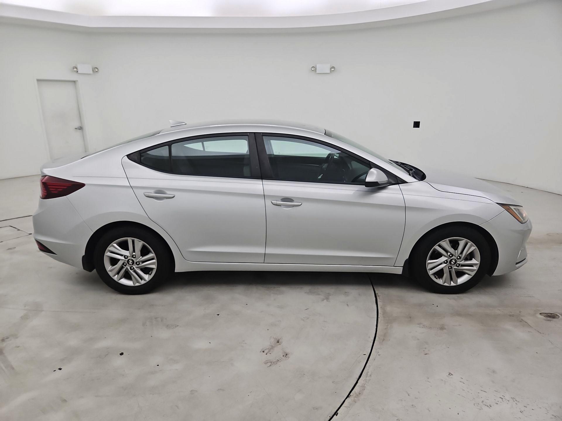 Thumbnail: 2019 Hyundai Elantra - 4
