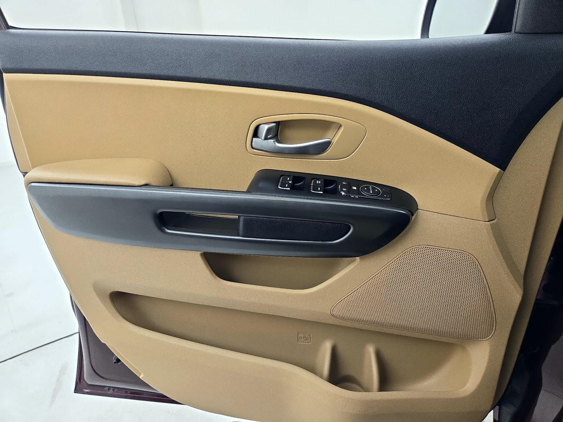 Thumbnail: 2020 Kia Sedona - 12