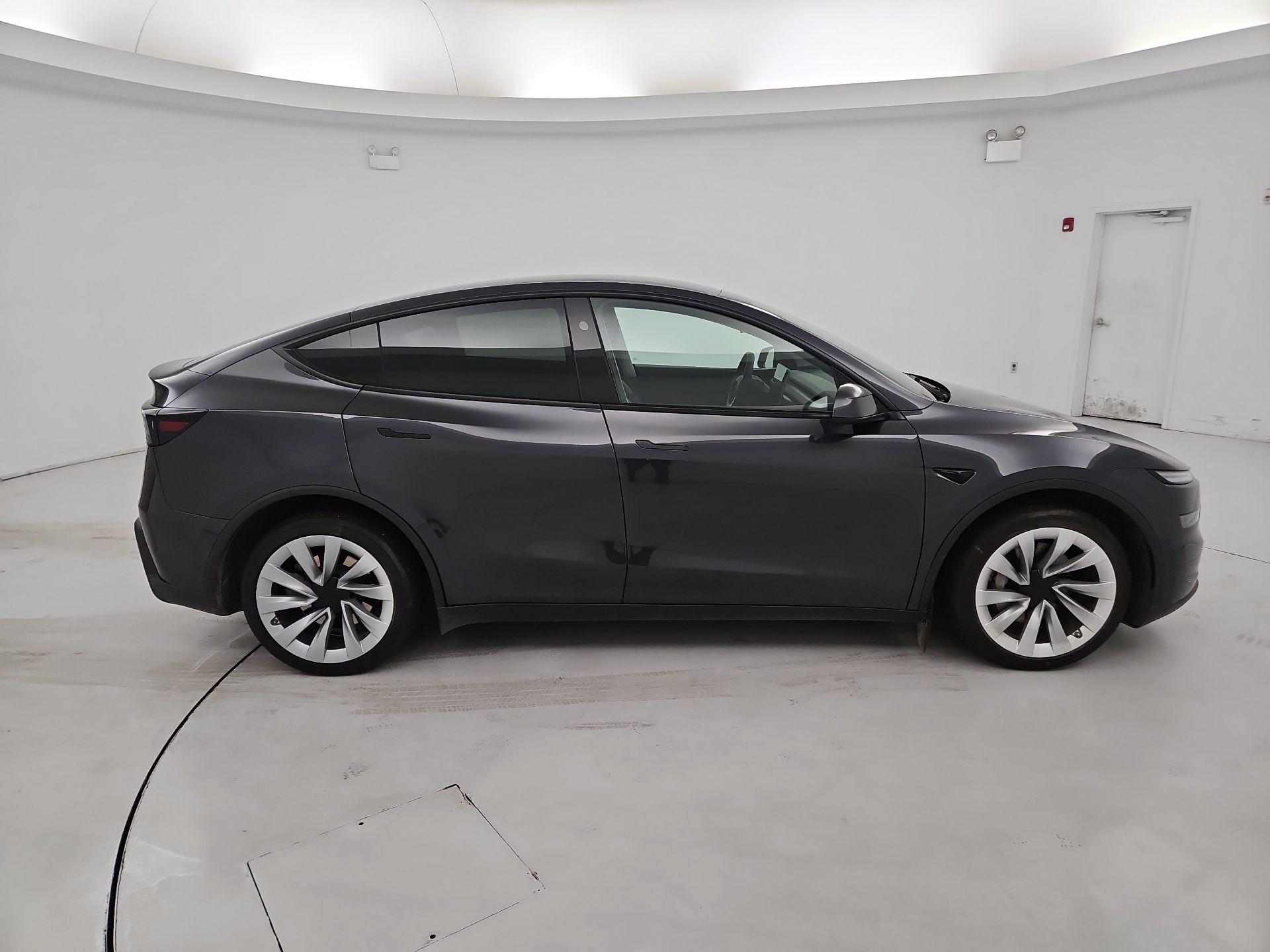 Thumbnail: 2026 Tesla Model Y - 4