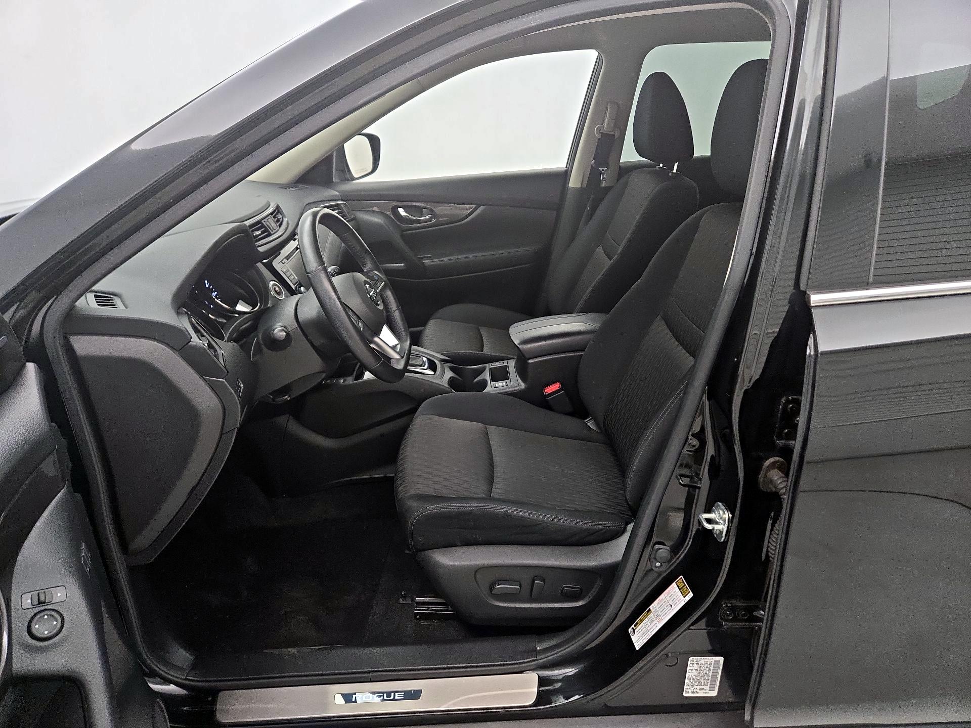 Thumbnail: 2019 Nissan Rogue - 11