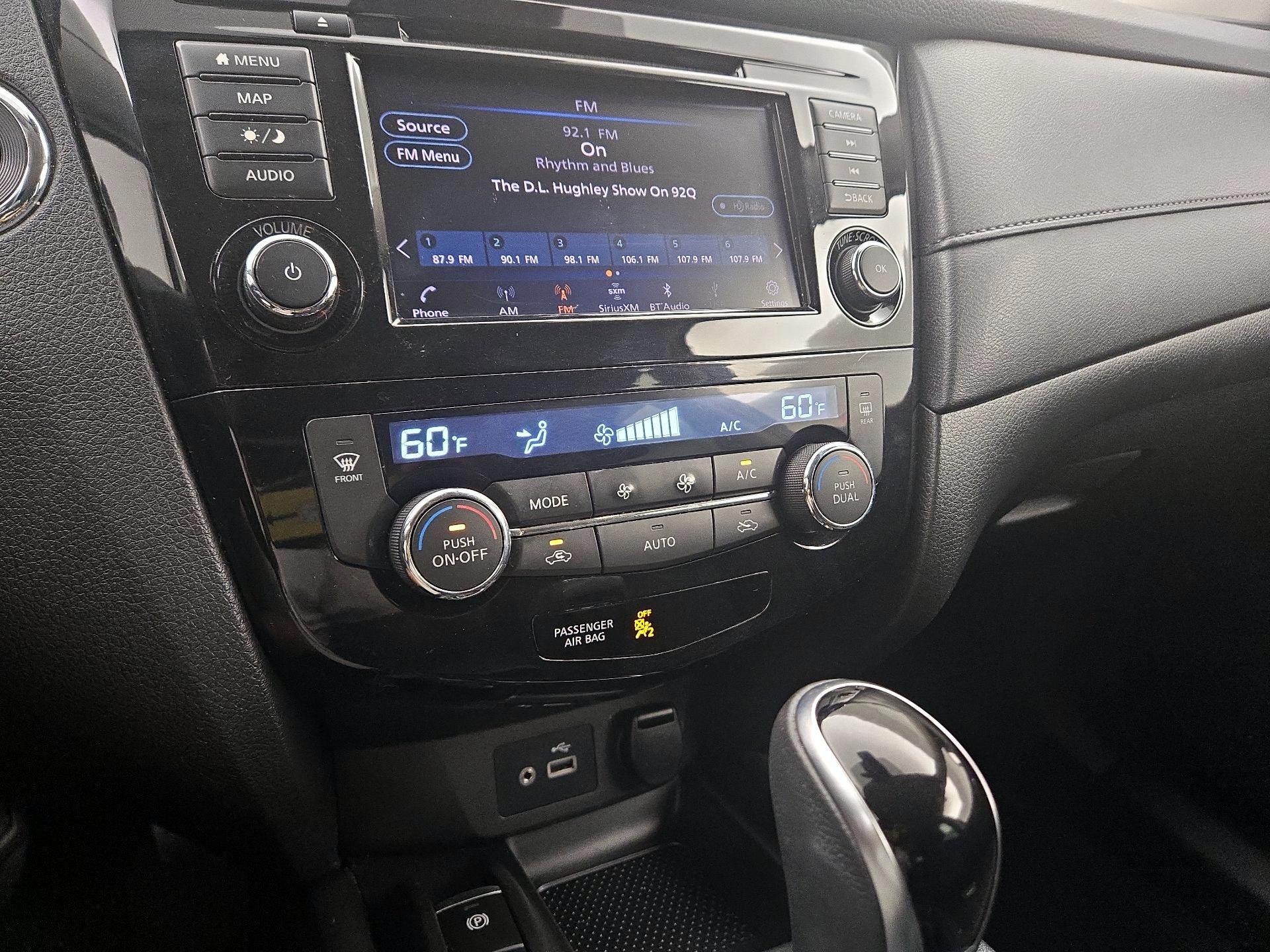 Thumbnail: 2019 Nissan Rogue - 16
