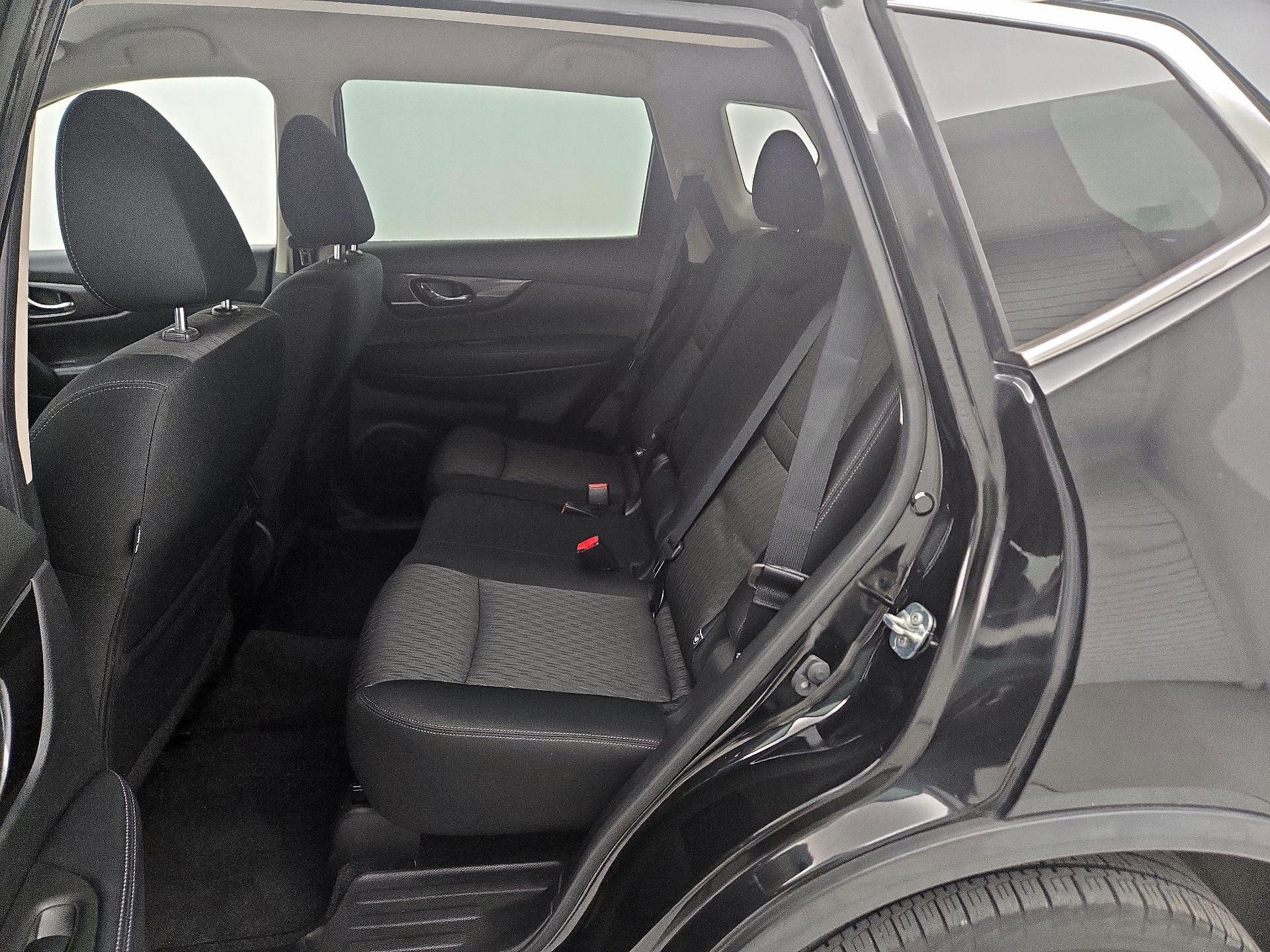 Thumbnail: 2019 Nissan Rogue - 19