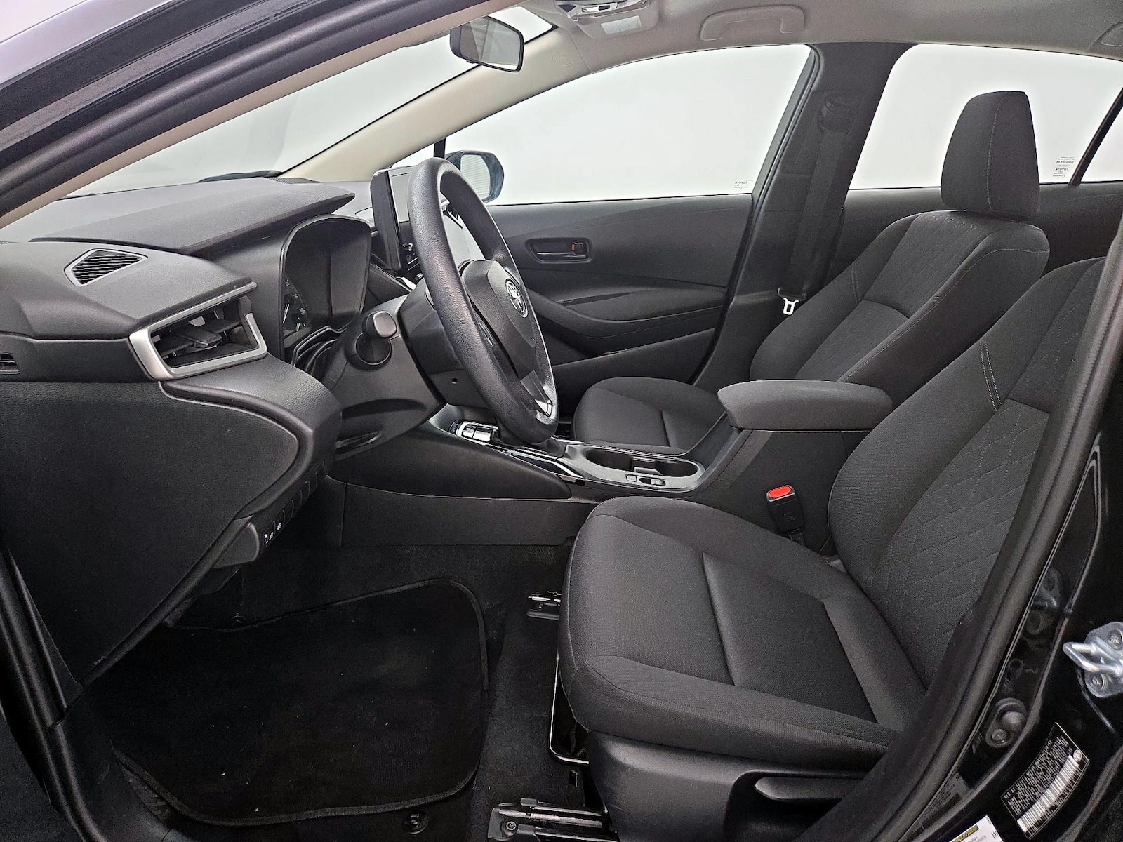 2024 Toyota Corolla LE - Photo 12