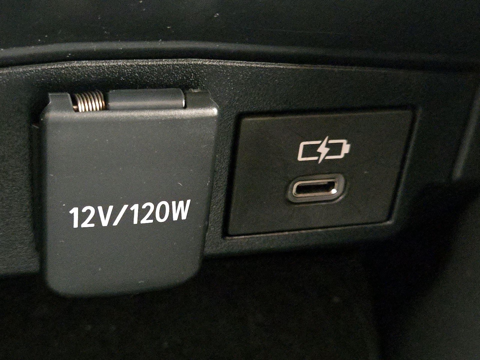 2024 Toyota Corolla LE - Photo 19