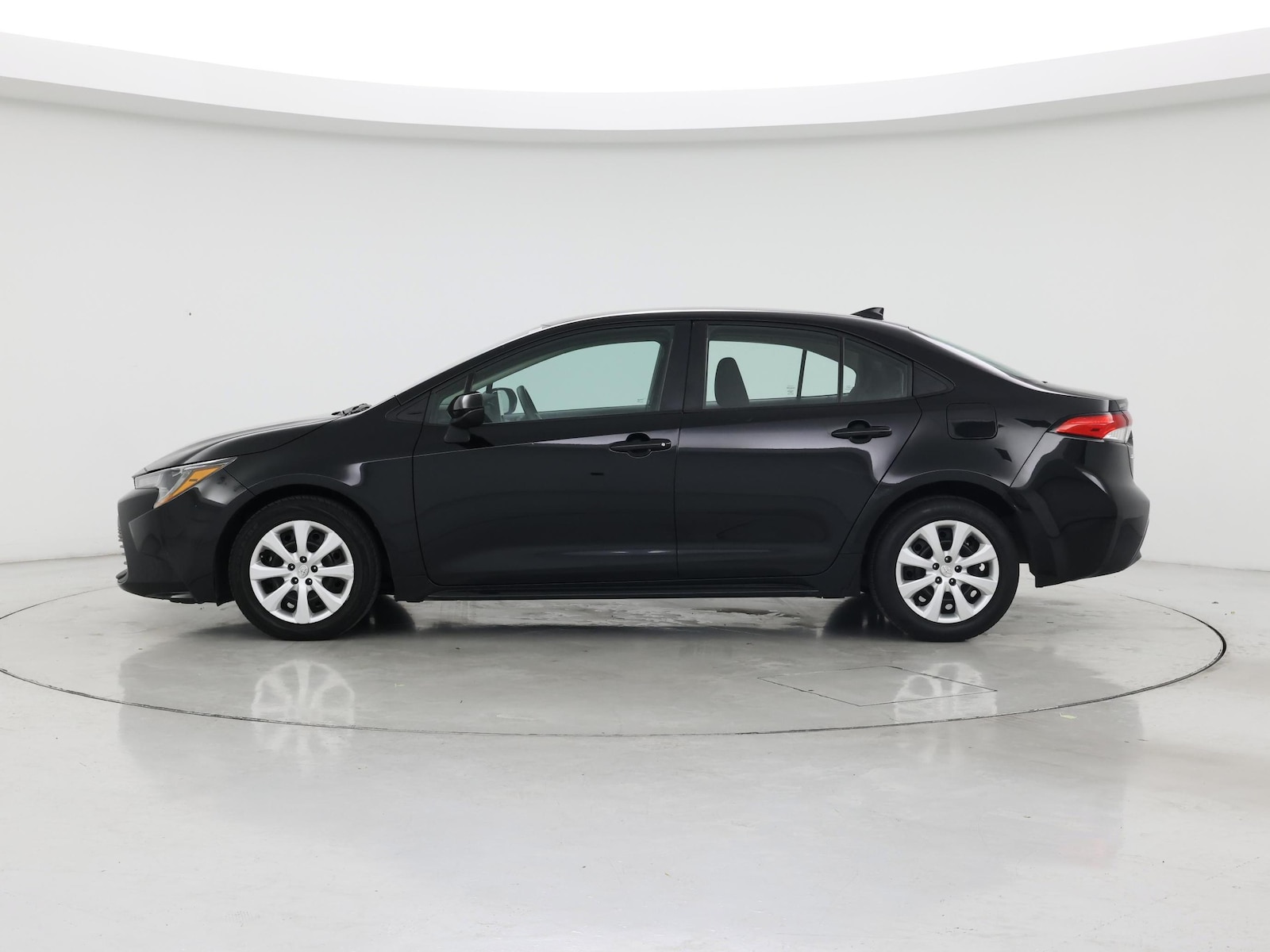 2024 Toyota Corolla LE - Photo 4
