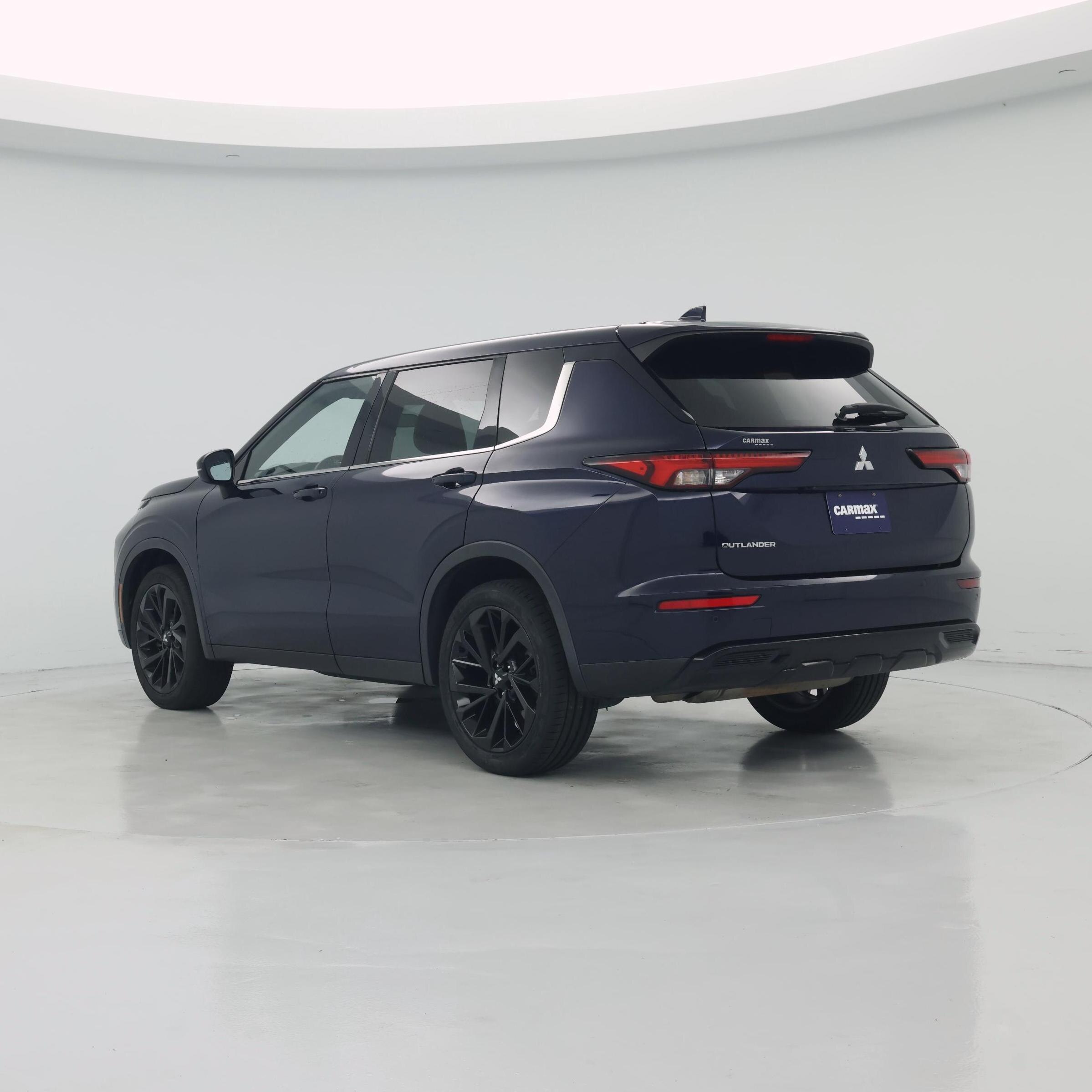 Thumbnail: 2022 Mitsubishi Outlander - 2