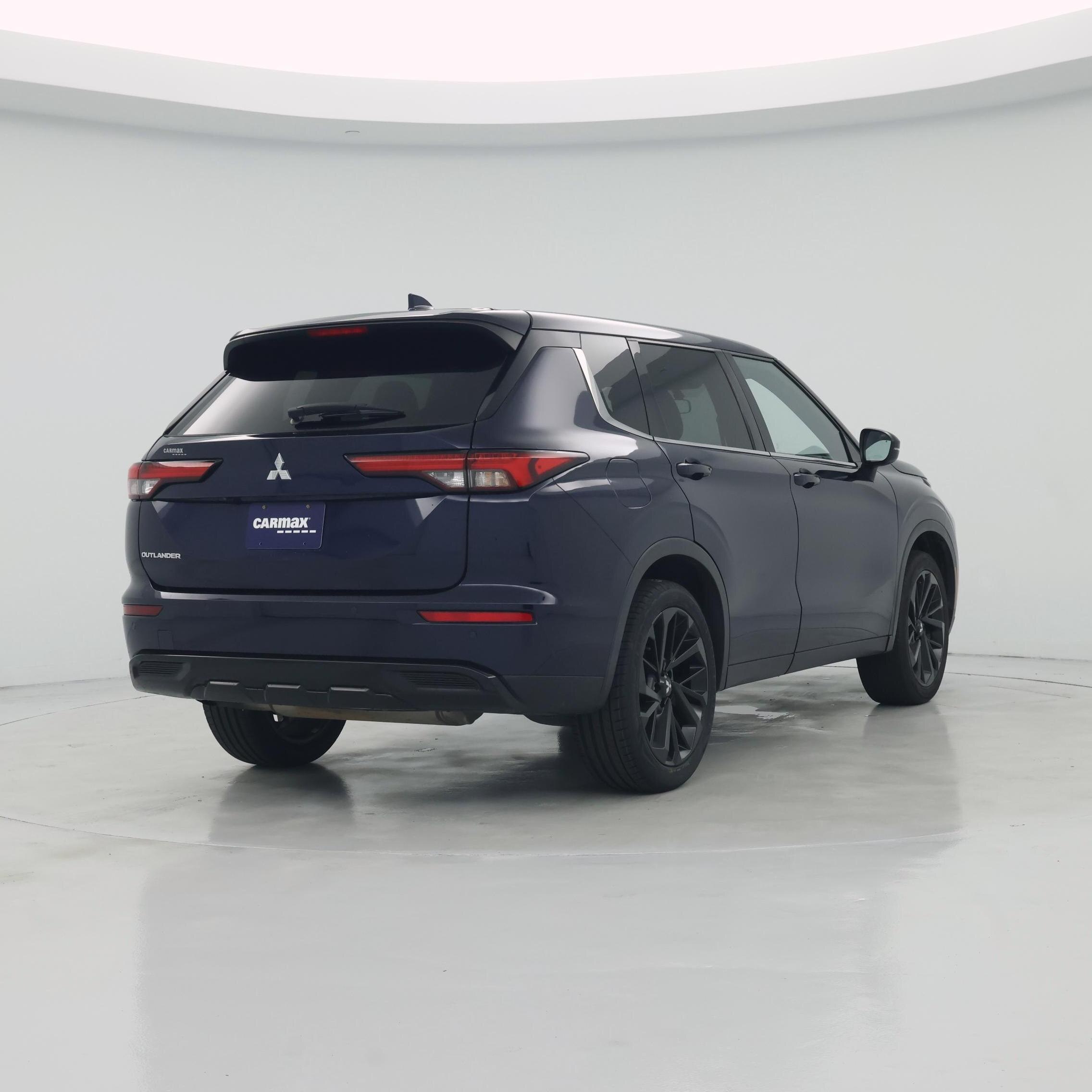 Thumbnail: 2022 Mitsubishi Outlander - 8
