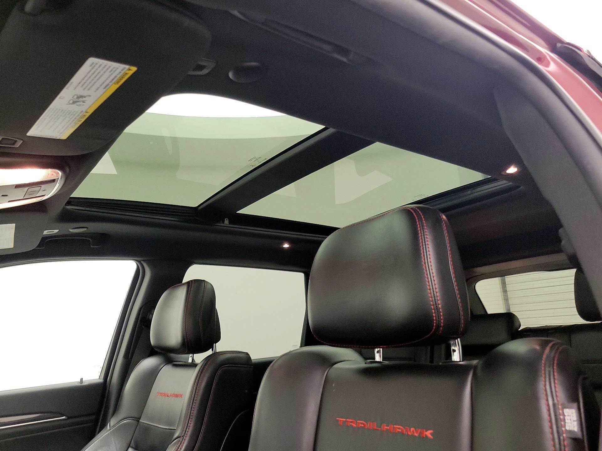 Thumbnail: 2018 Jeep Grand Cherokee - 19