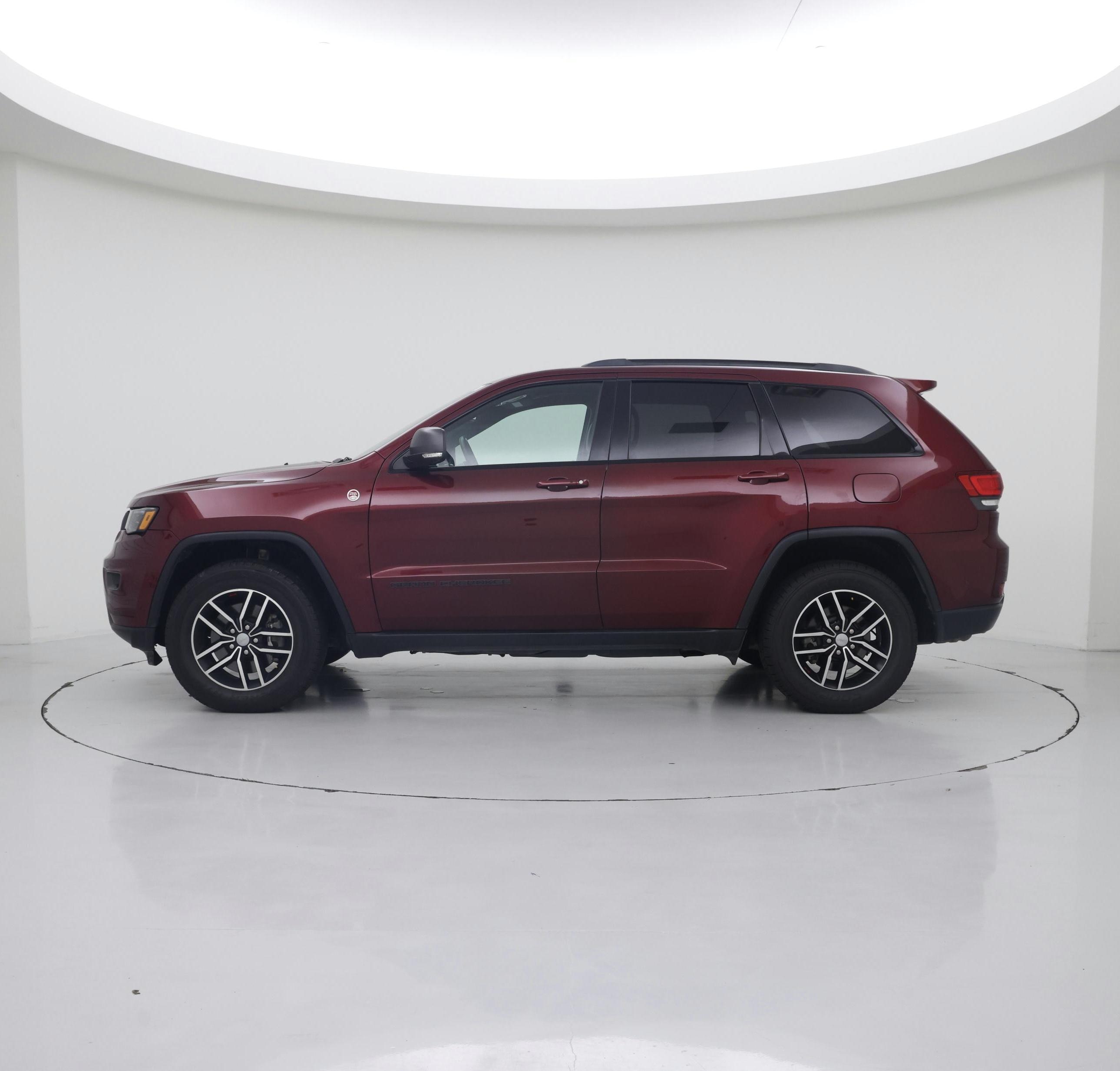 Thumbnail: 2018 Jeep Grand Cherokee - 3