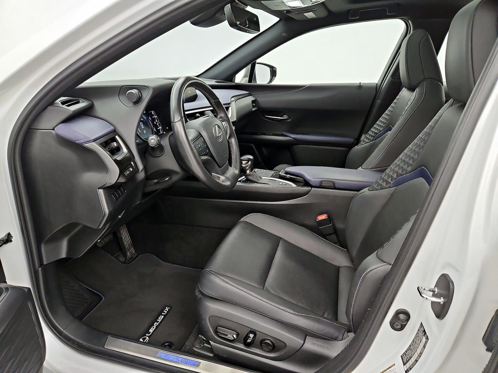 2021 Lexus UX Hybrid 250h - Photo 12