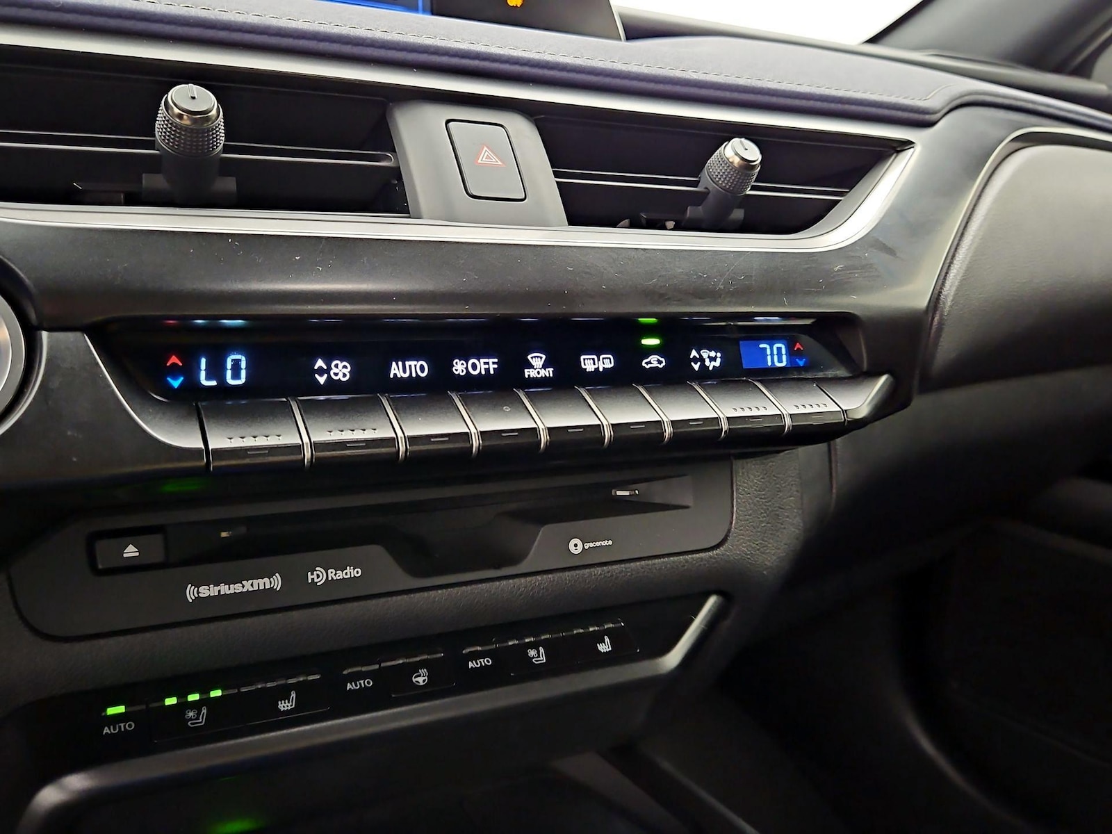 2021 Lexus UX Hybrid 250h - Photo 17