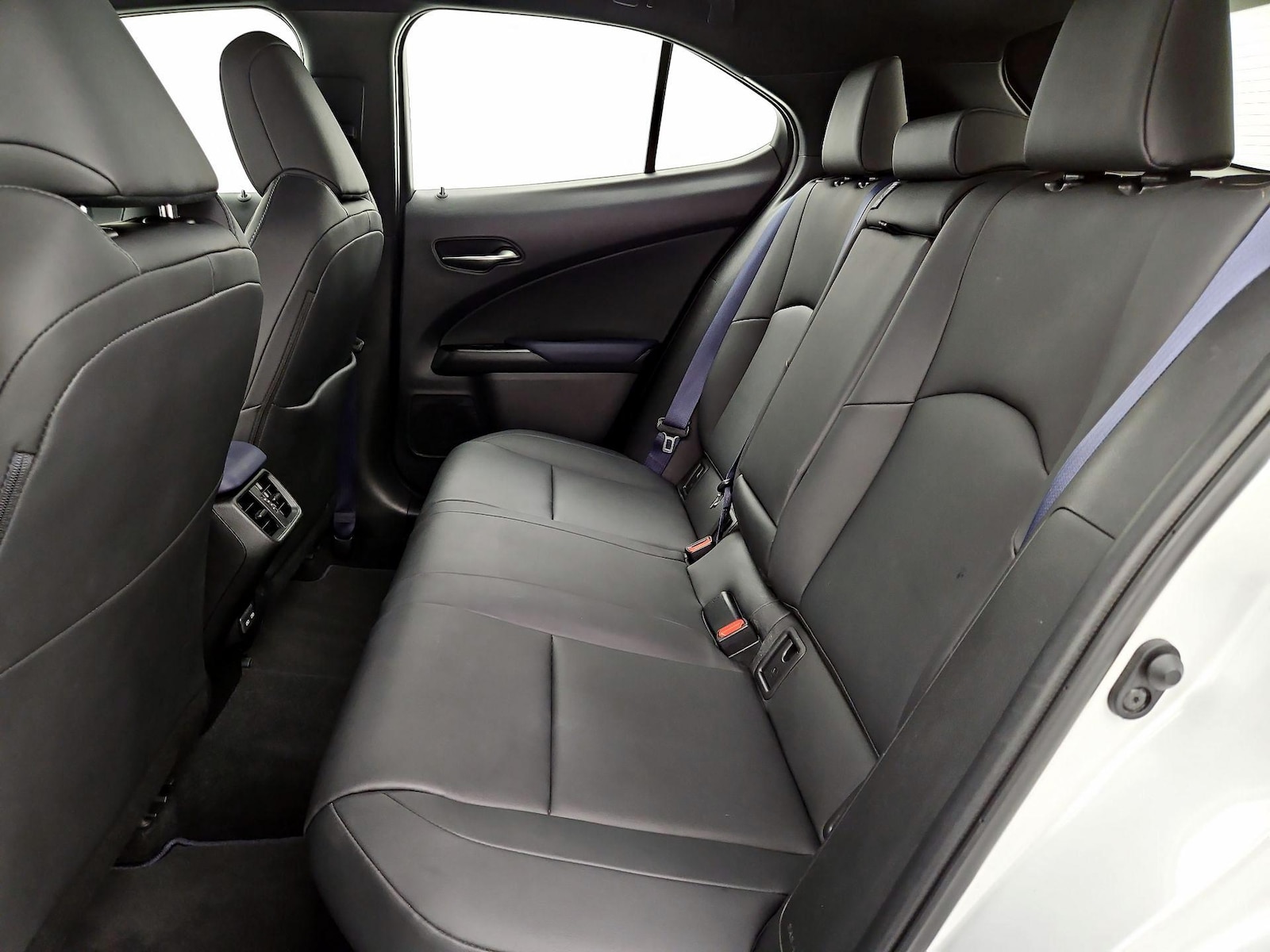 2021 Lexus UX Hybrid 250h - Photo 21