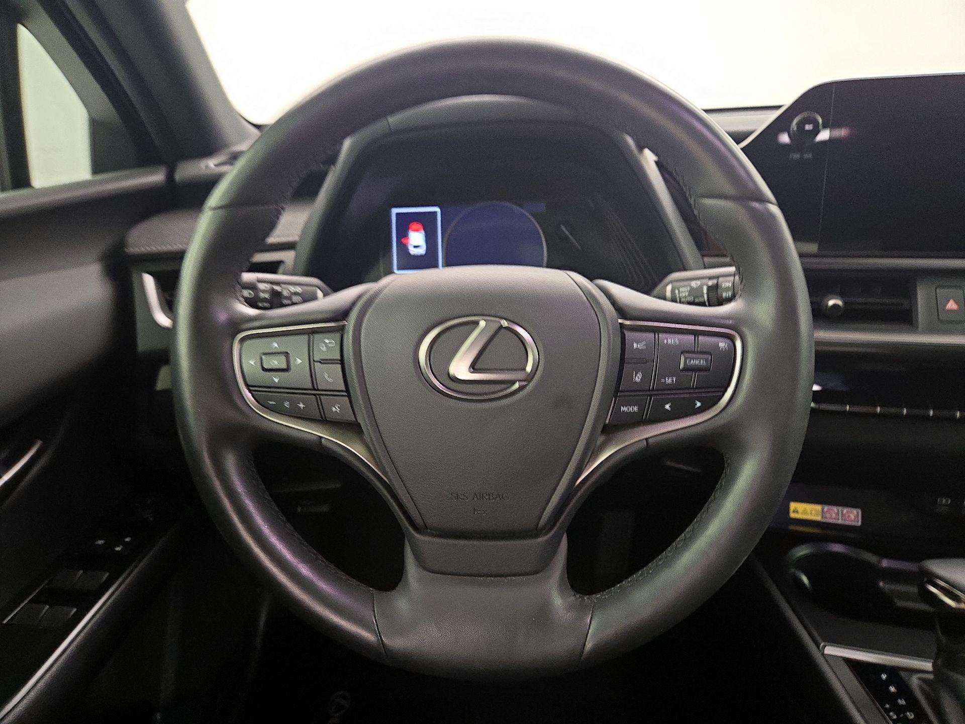 Thumbnail: 2024 Lexus UX - 10