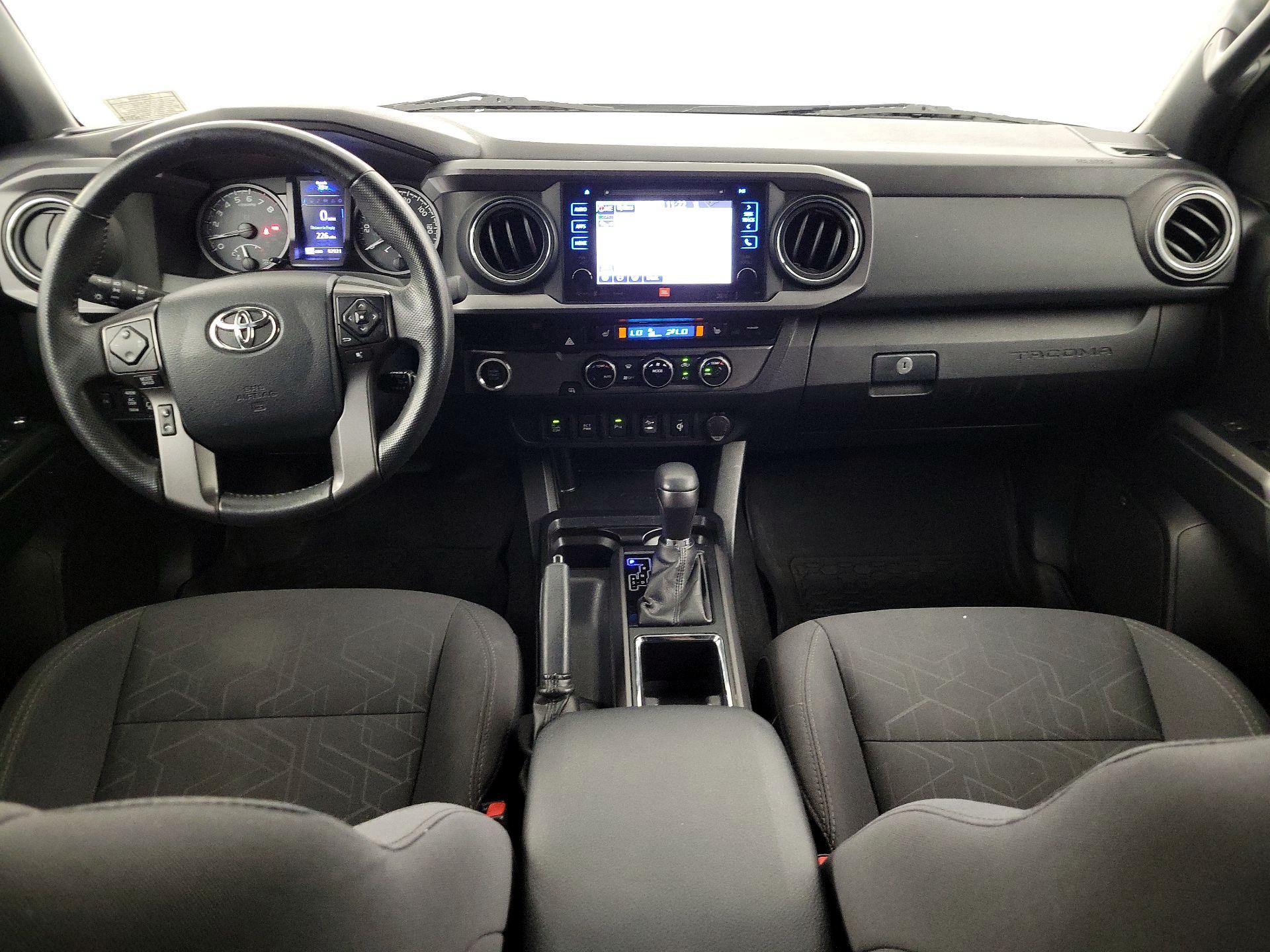 Thumbnail: 2017 Toyota Tacoma - 9