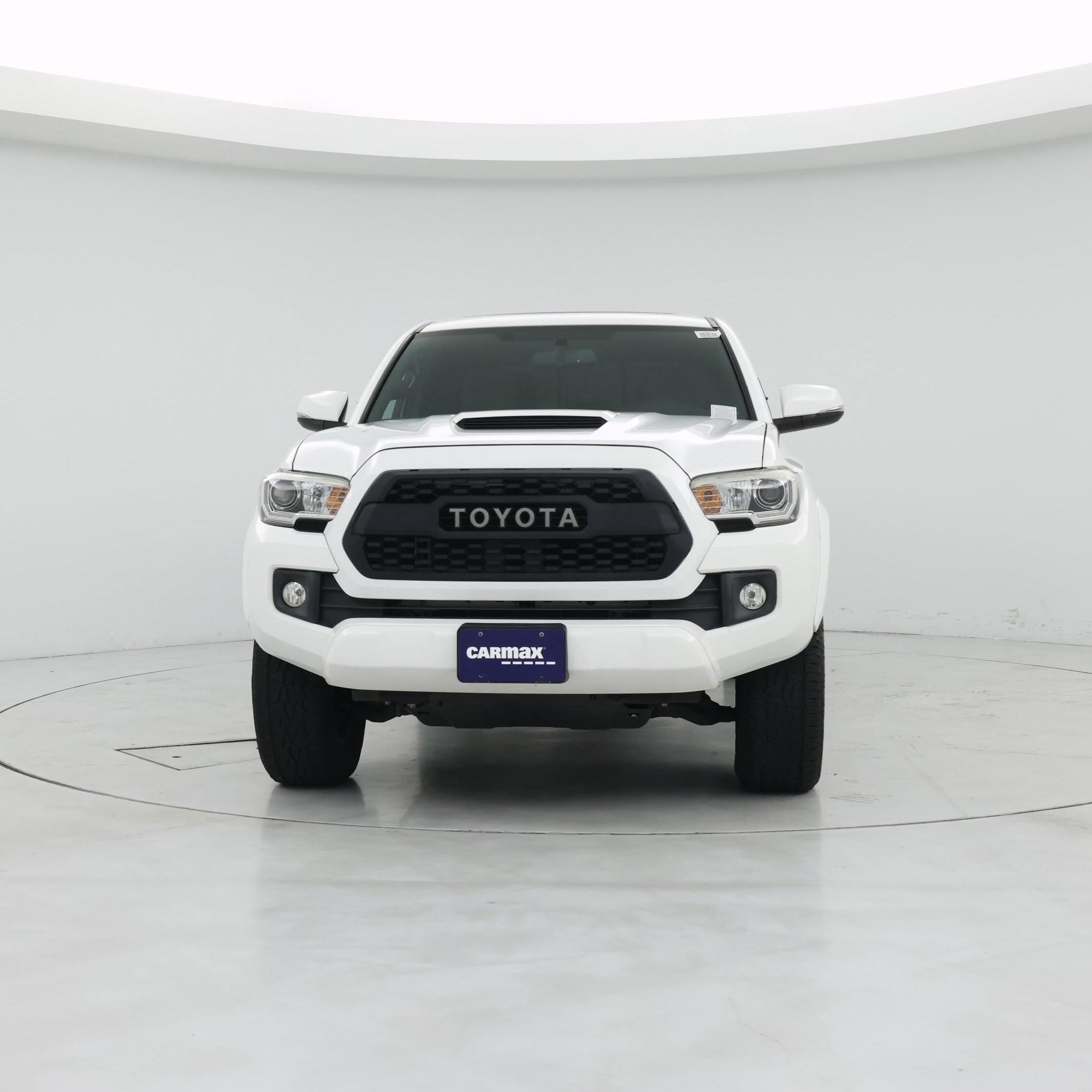Thumbnail: 2017 Toyota Tacoma - 5