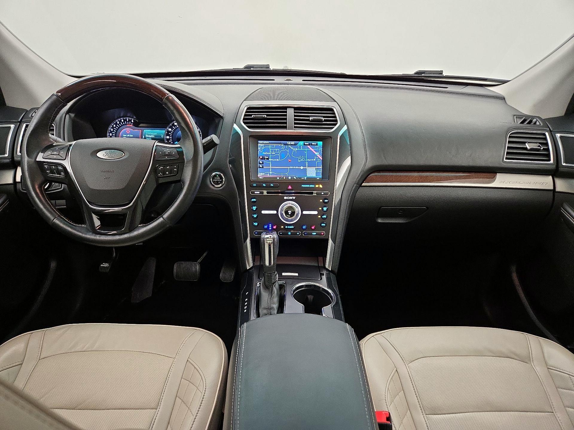 Thumbnail: 2016 Ford Explorer - 9