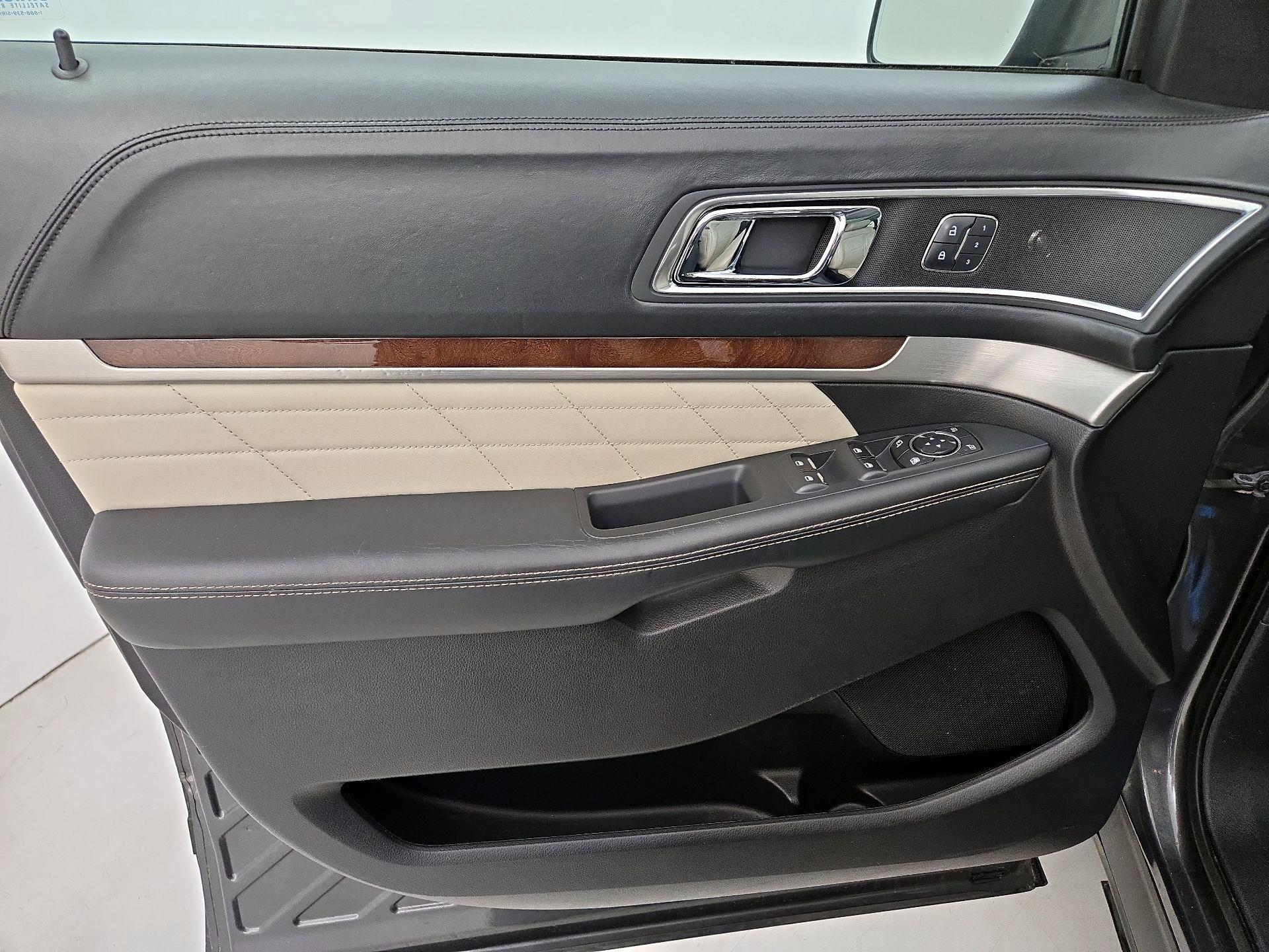 Thumbnail: 2016 Ford Explorer - 12
