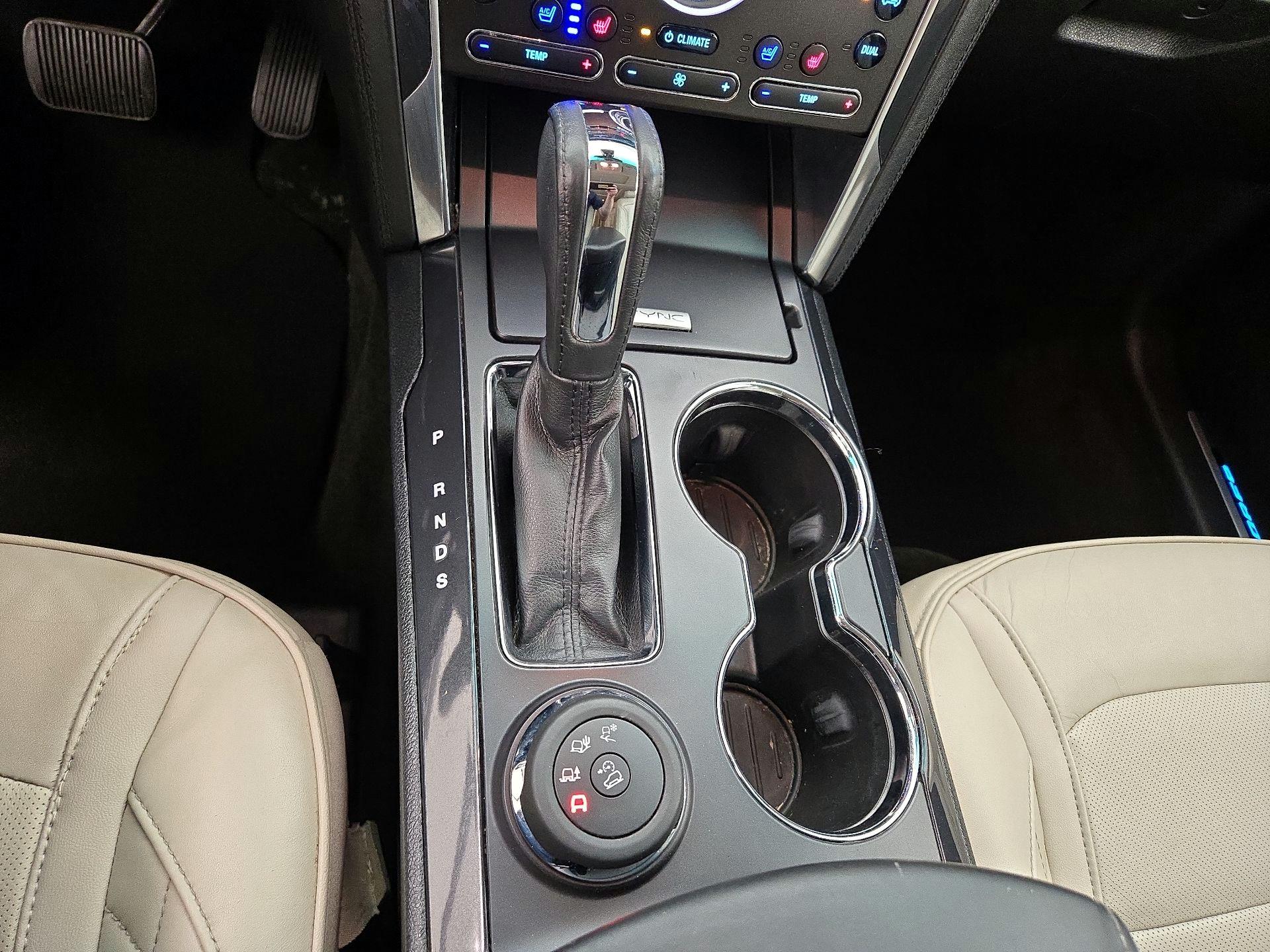Thumbnail: 2016 Ford Explorer - 18