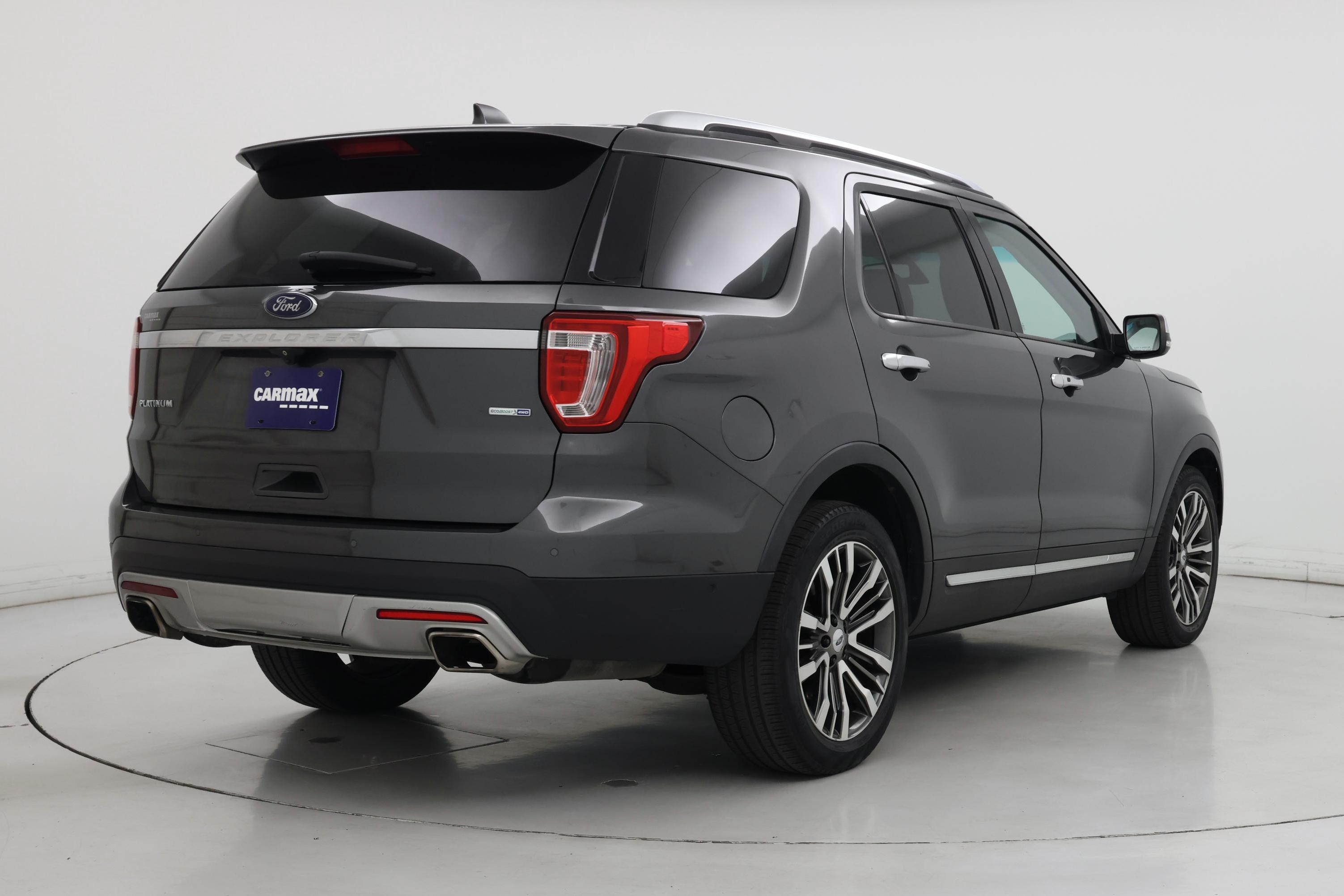 Thumbnail: 2016 Ford Explorer - 8