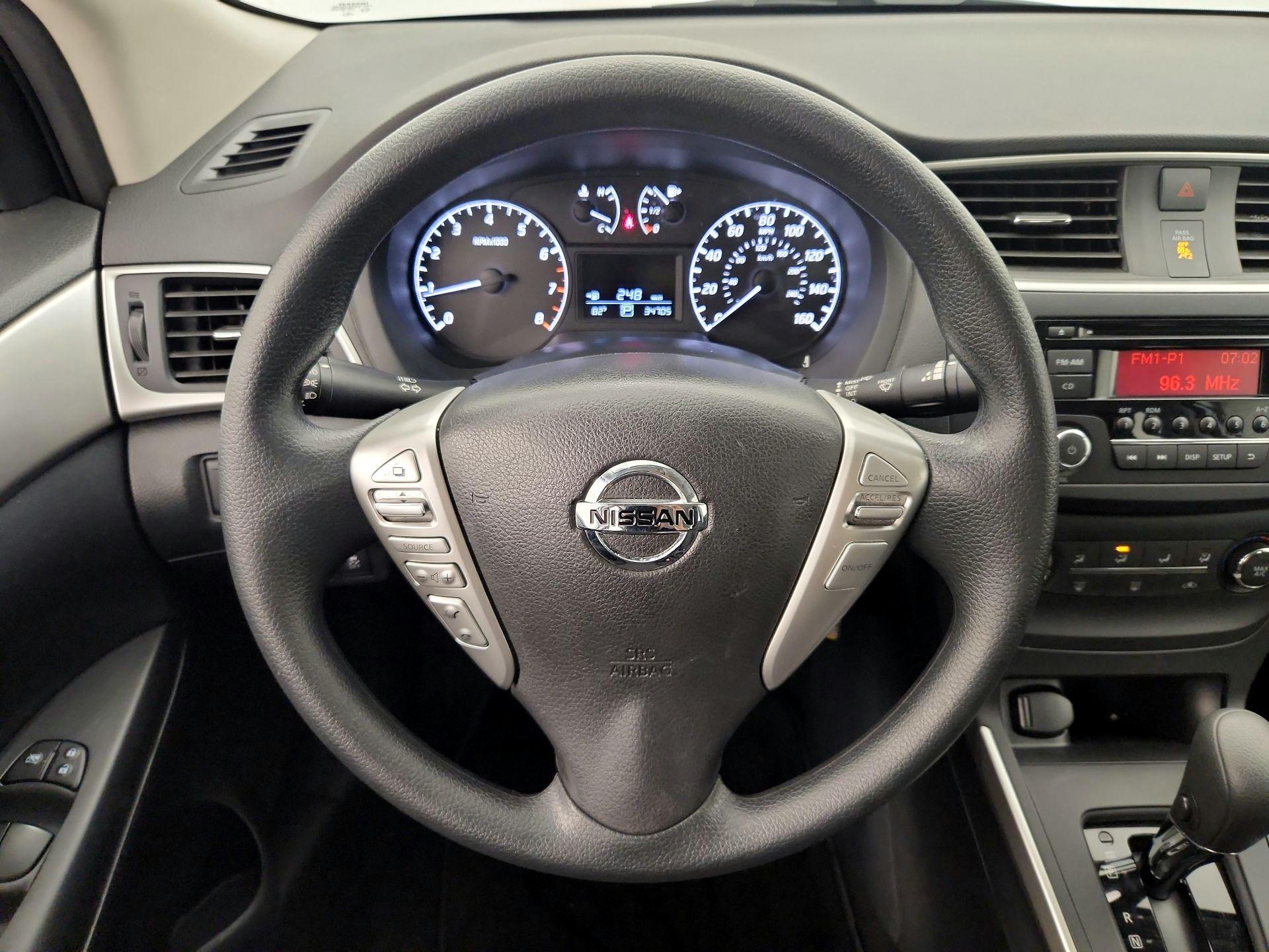 Thumbnail: 2016 Nissan Sentra - 10