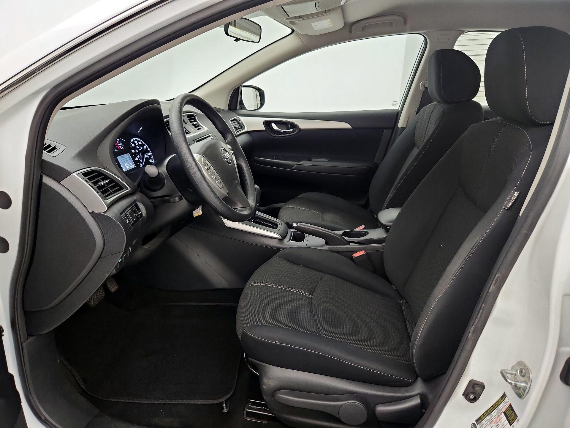 Thumbnail: 2016 Nissan Sentra - 11