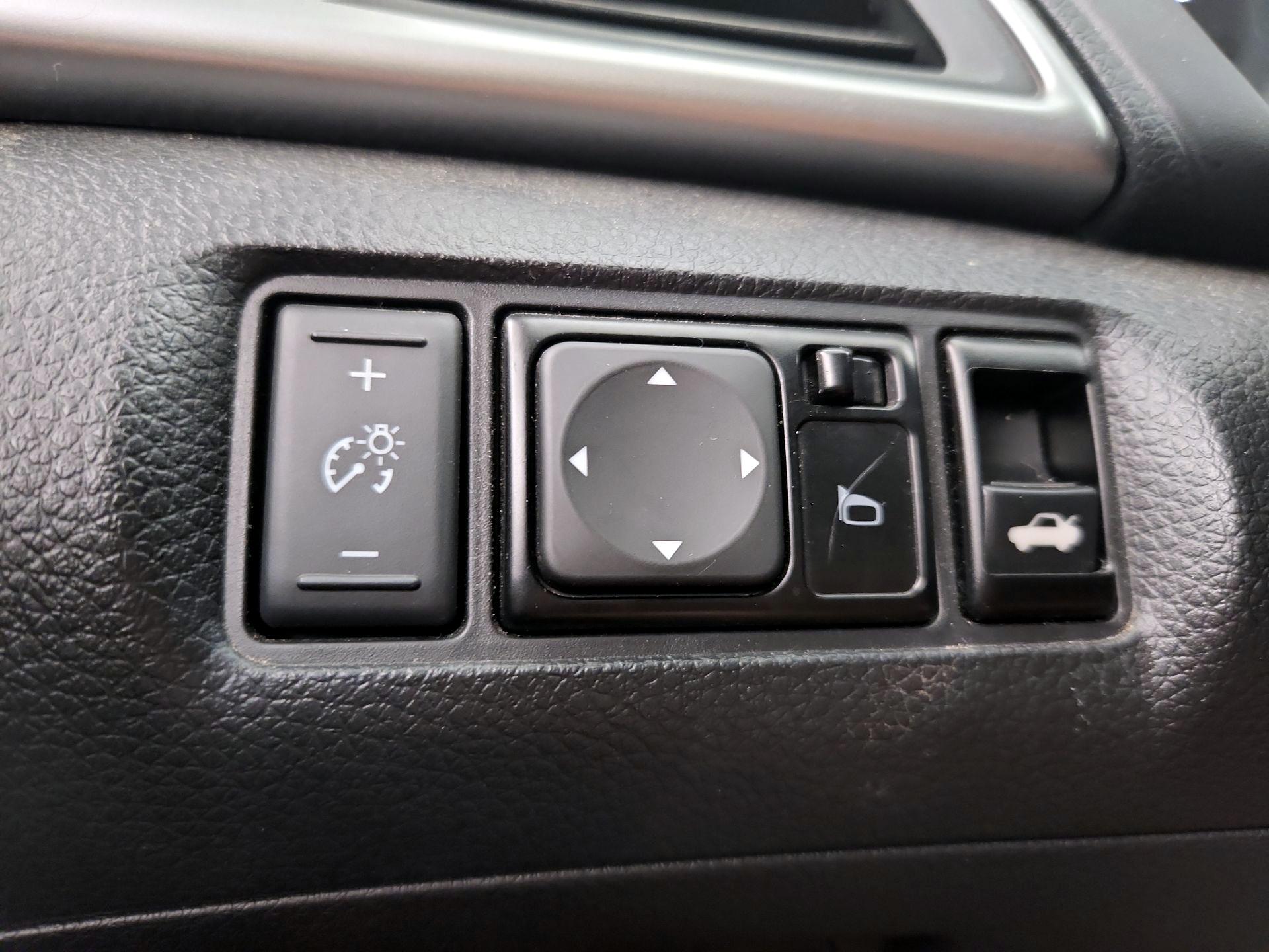 Thumbnail: 2016 Nissan Sentra - 13