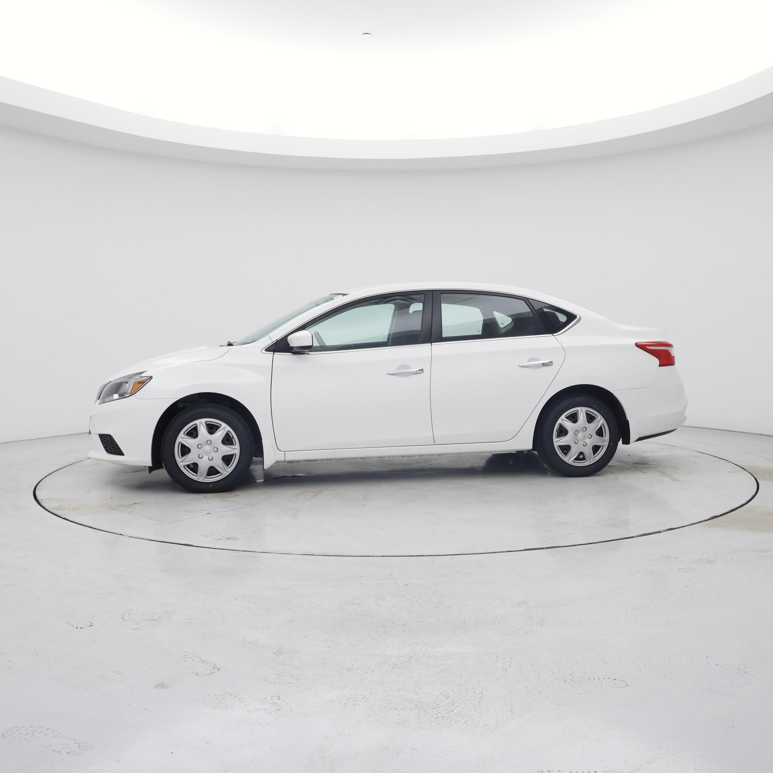 Thumbnail: 2016 Nissan Sentra - 3