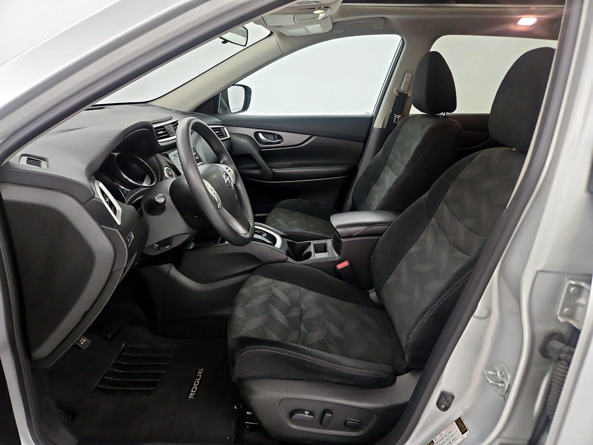Thumbnail: 2016 Nissan Rogue - 9