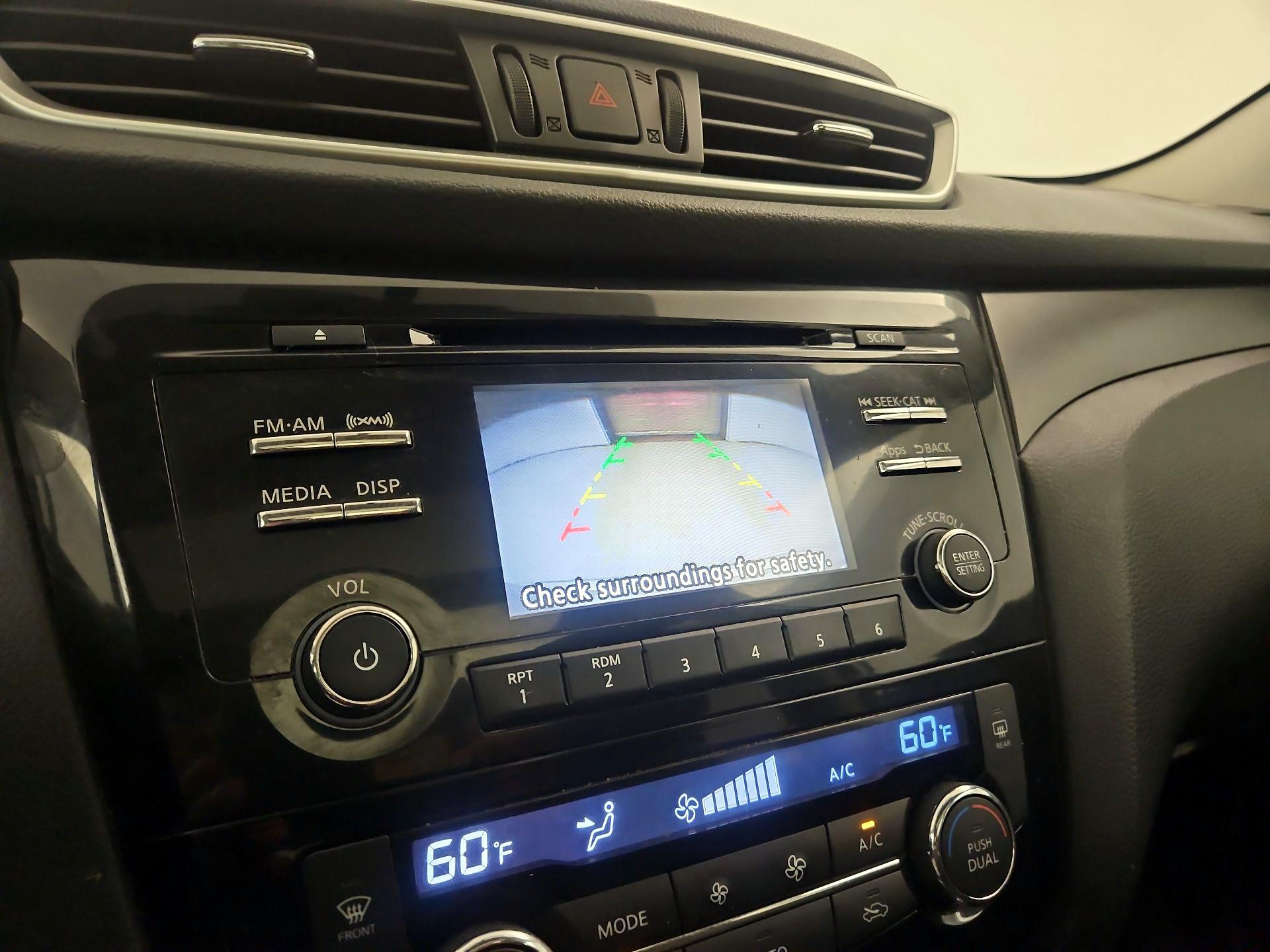 Thumbnail: 2016 Nissan Rogue - 12