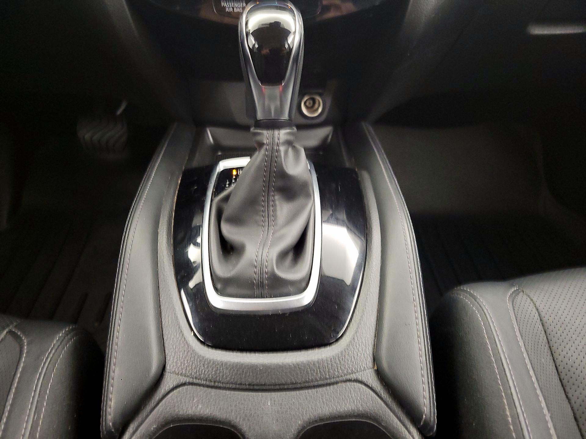 Thumbnail: 2018 Nissan Rogue - 18
